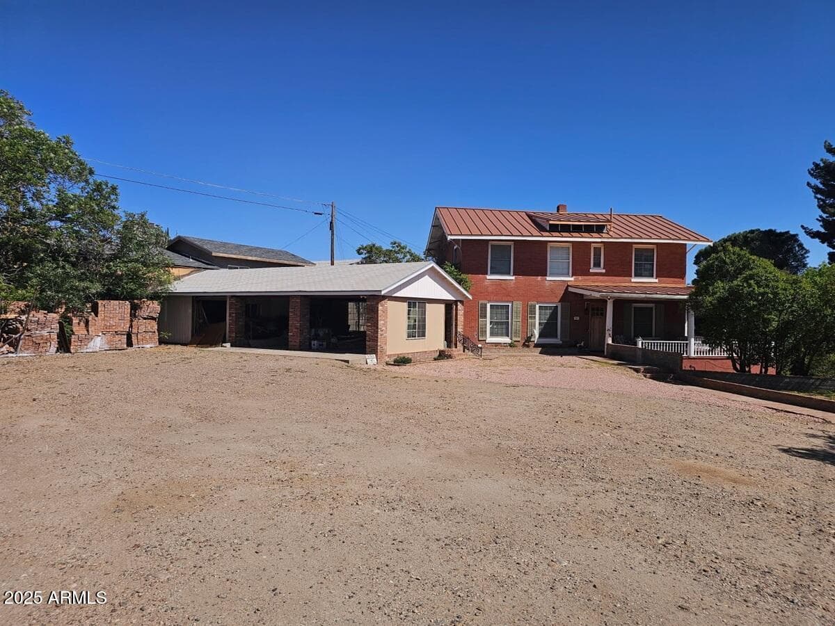 707 S EAST Street, Globe, AZ 85501 — photo 2 of 32