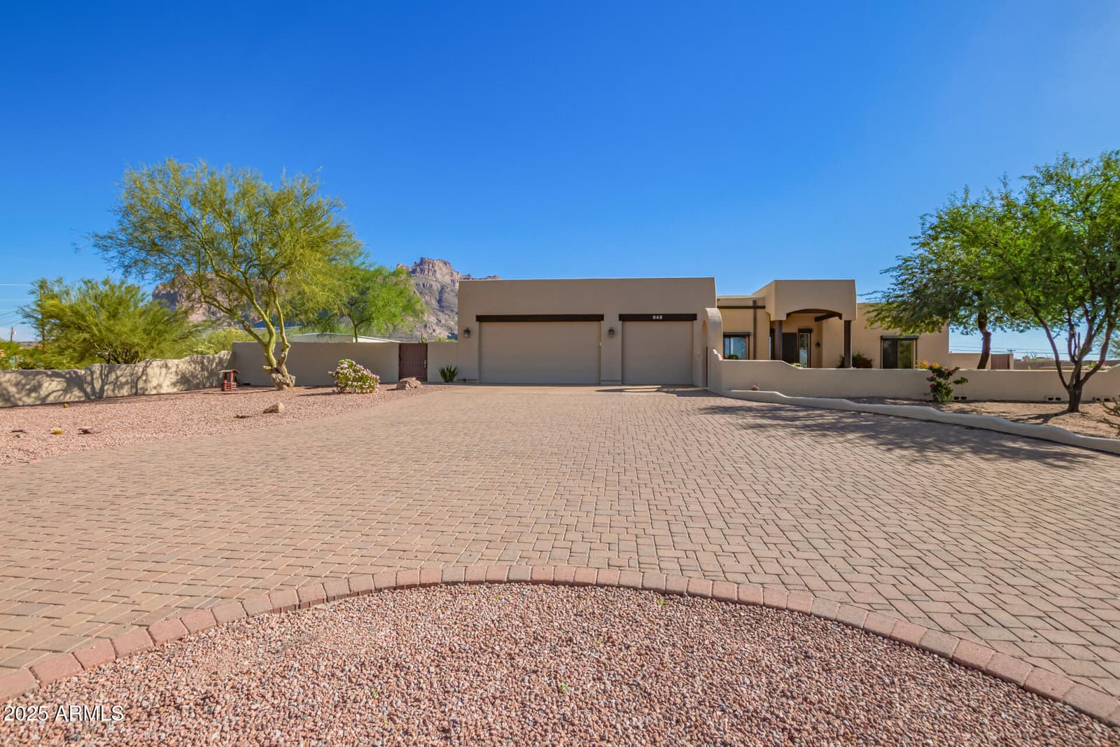 945 N MOUNTAIN VIEW Road, Apache Junction, AZ 85119 — photo 2 of 53