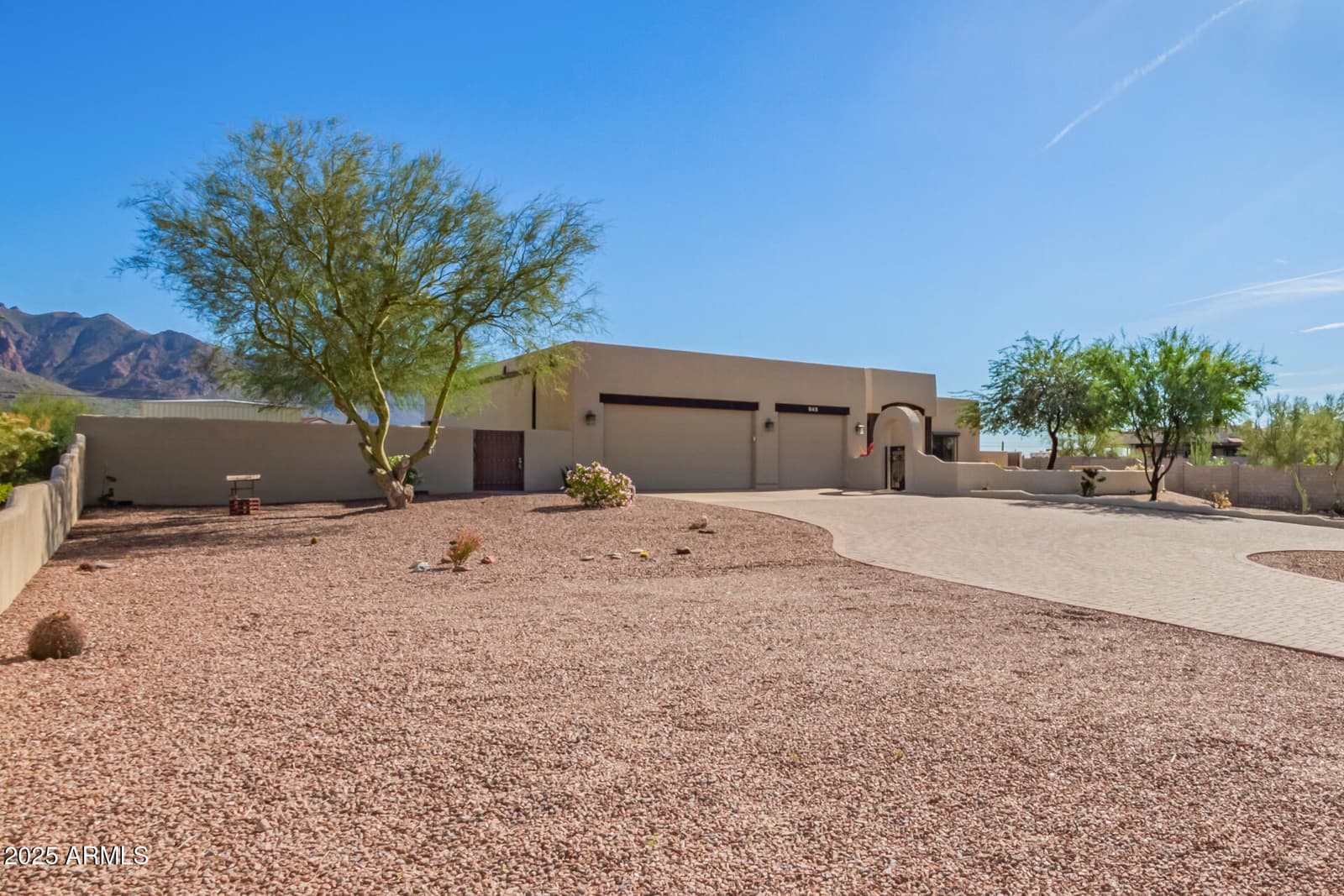 945 N MOUNTAIN VIEW Road, Apache Junction, AZ 85119 — photo 4 of 53
