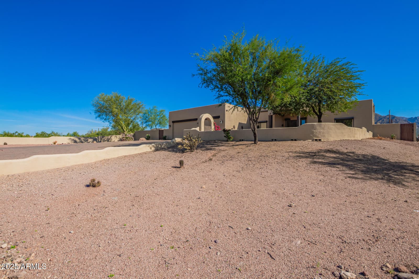 945 N MOUNTAIN VIEW Road, Apache Junction, AZ 85119 — photo 5 of 53