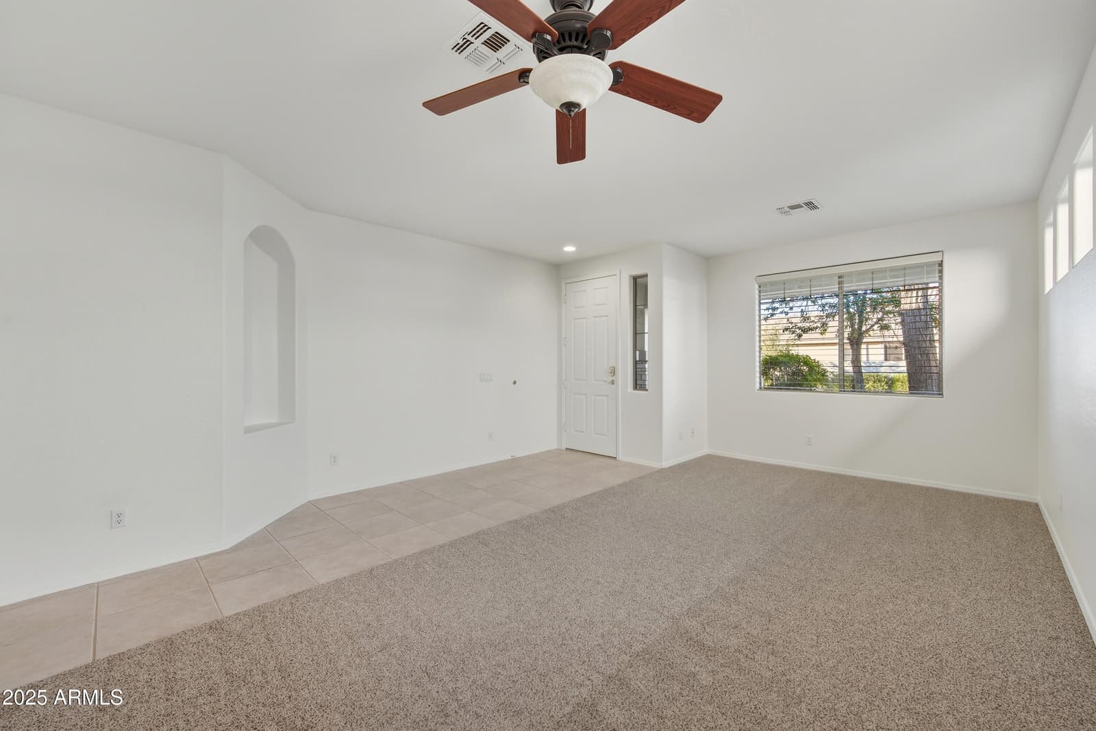 2707 E DARREL Road, Phoenix, AZ 85042 — photo 13 of 41