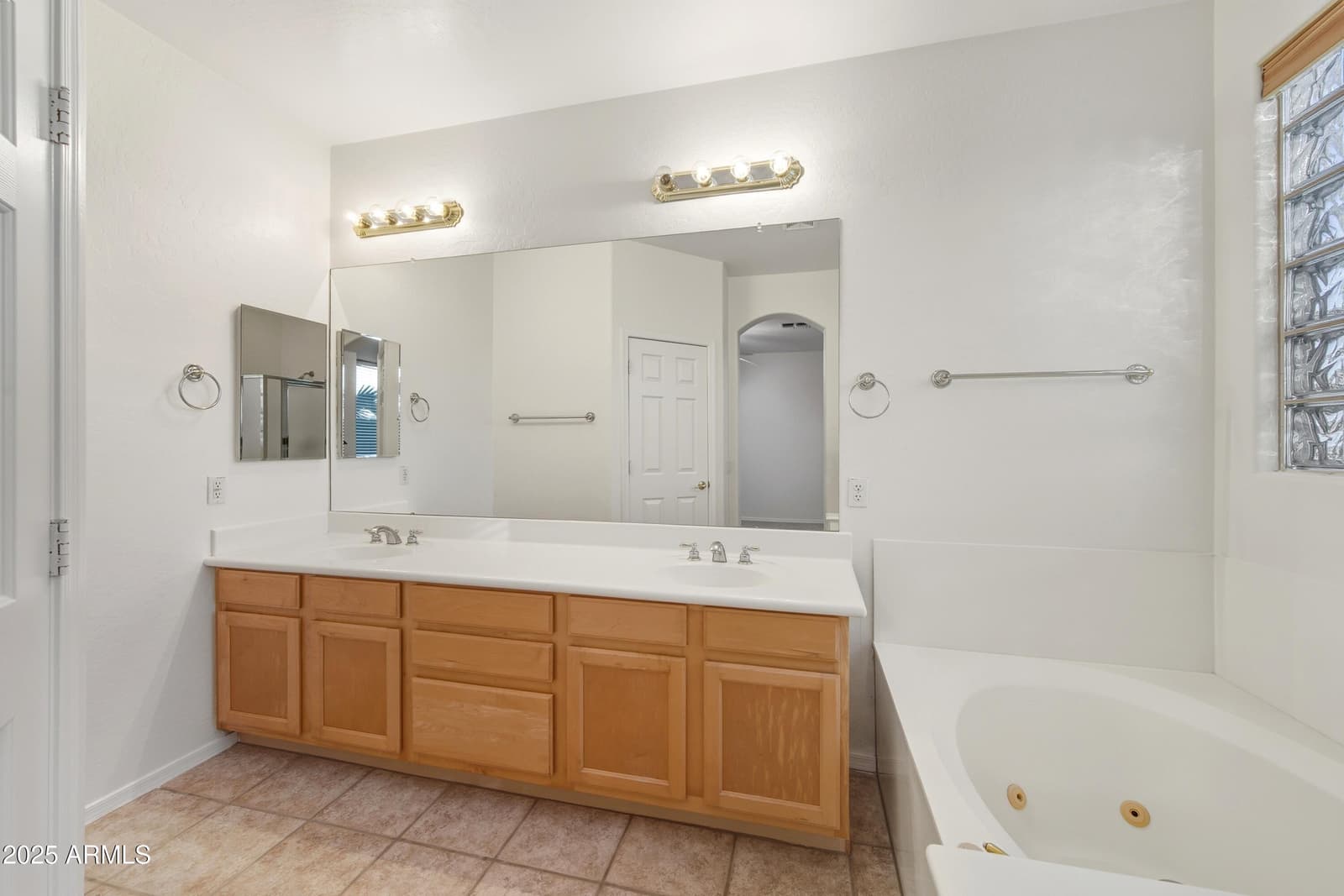 2707 E DARREL Road, Phoenix, AZ 85042 — photo 24 of 41