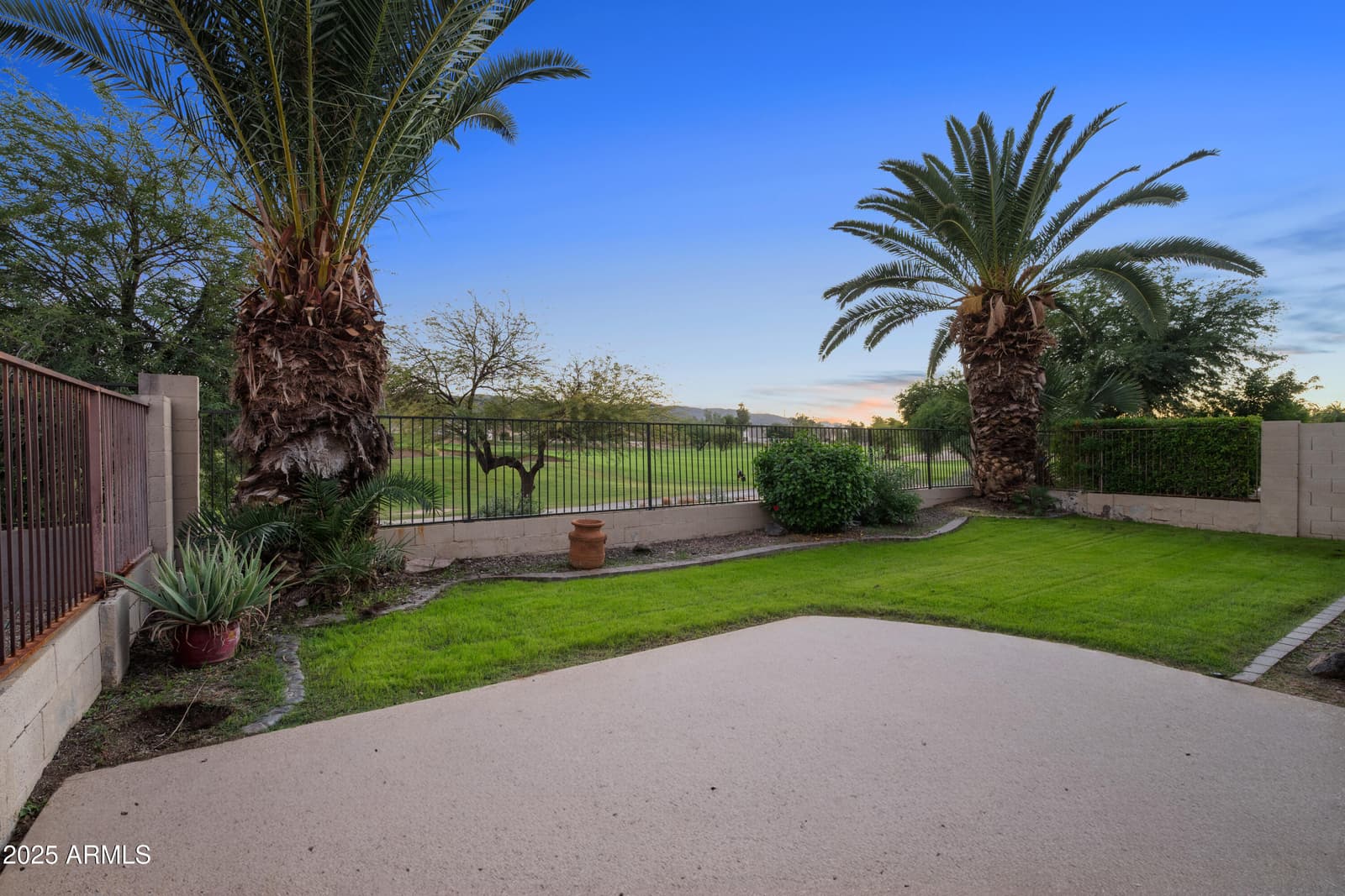 2707 E DARREL Road, Phoenix, AZ 85042 — photo 8 of 41