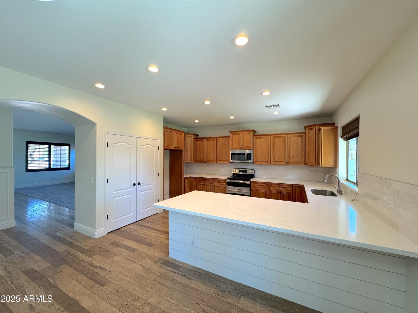 1637 W GREEN TREE Drive, San Tan Valley, AZ 85144 — photo 6 of 34