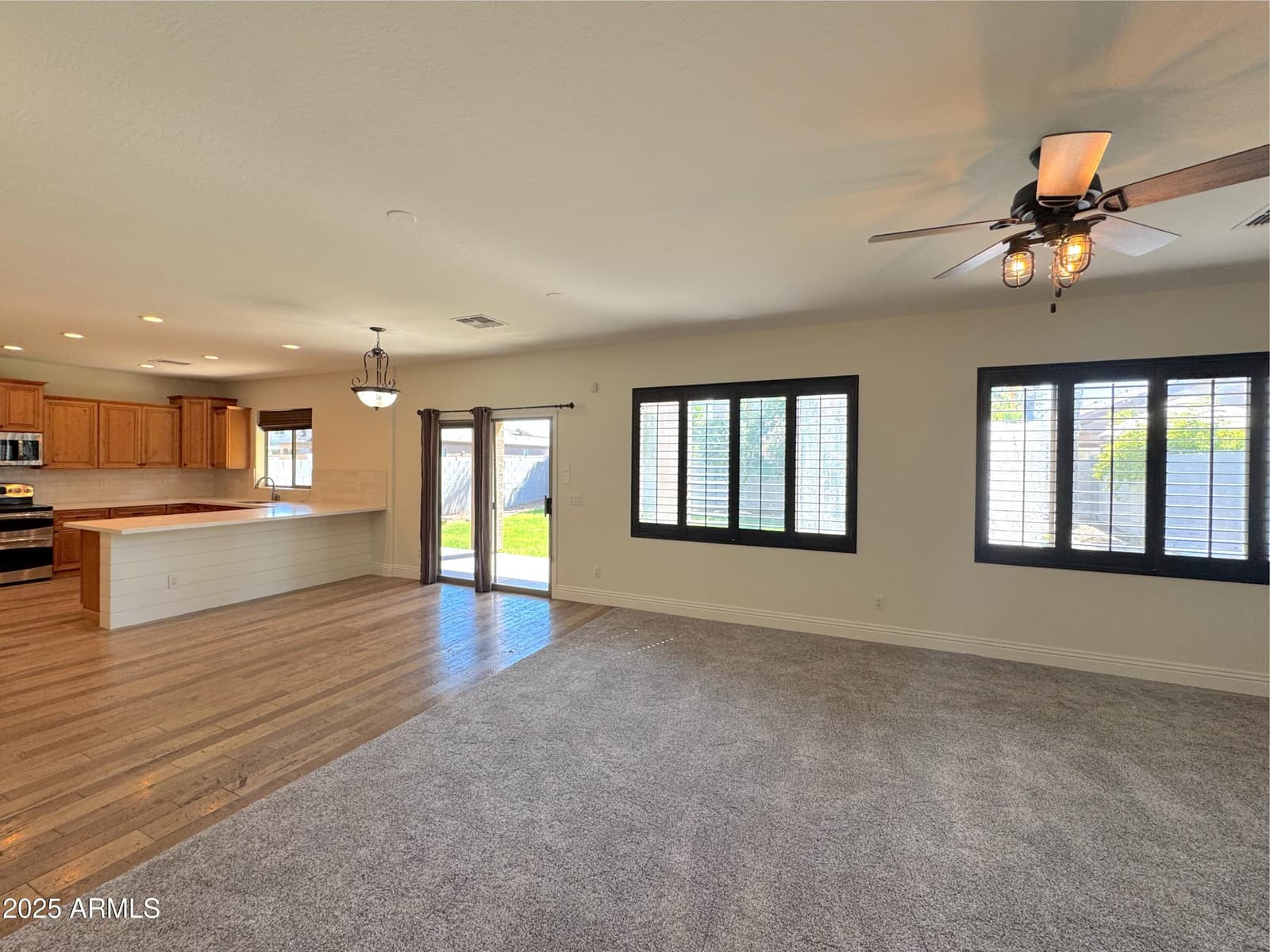 1637 W GREEN TREE Drive, San Tan Valley, AZ 85144 — photo 12 of 34