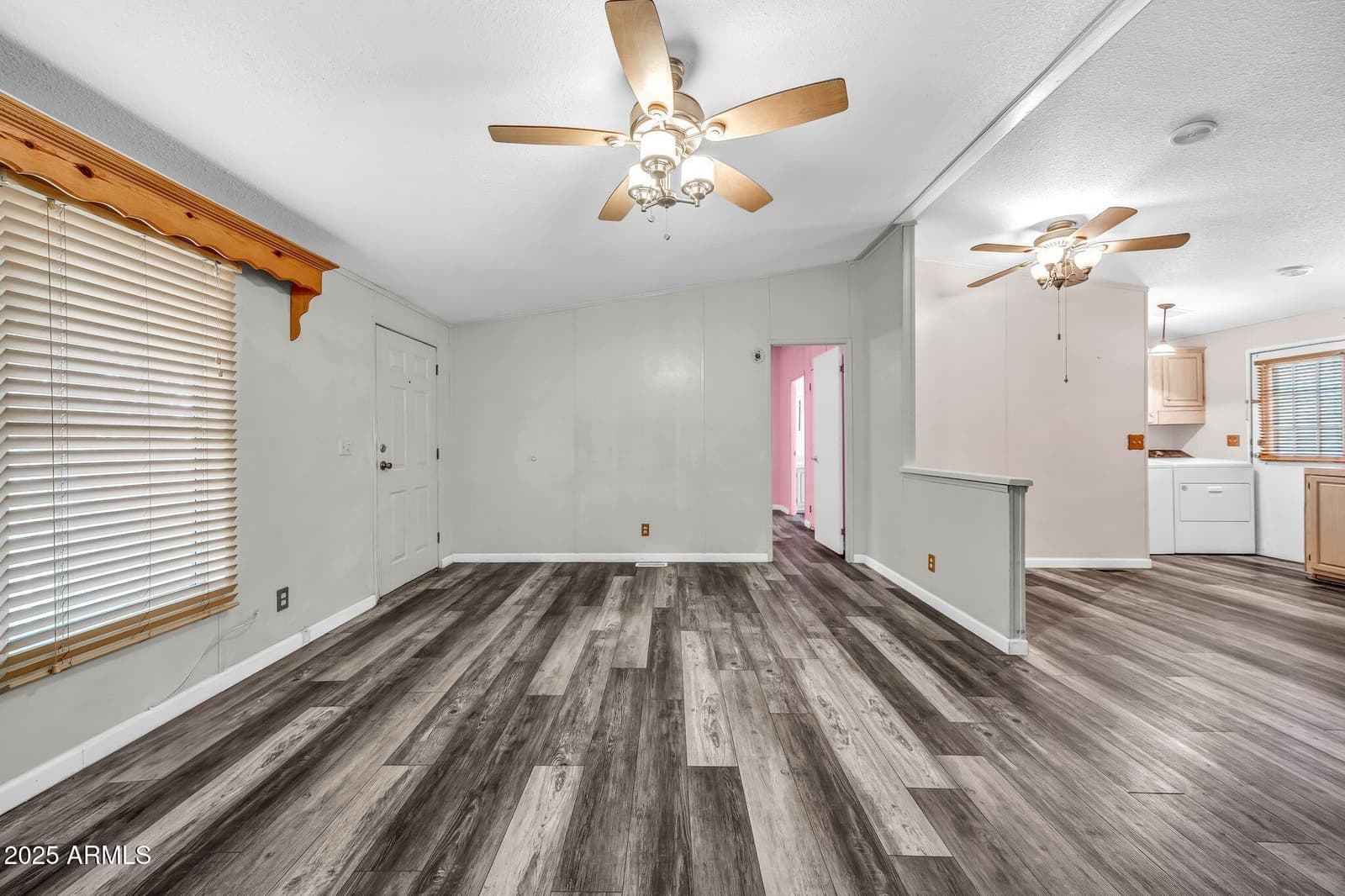 19401 N 7TH Street 142, Phoenix, AZ 85024 — photo 7 of 37