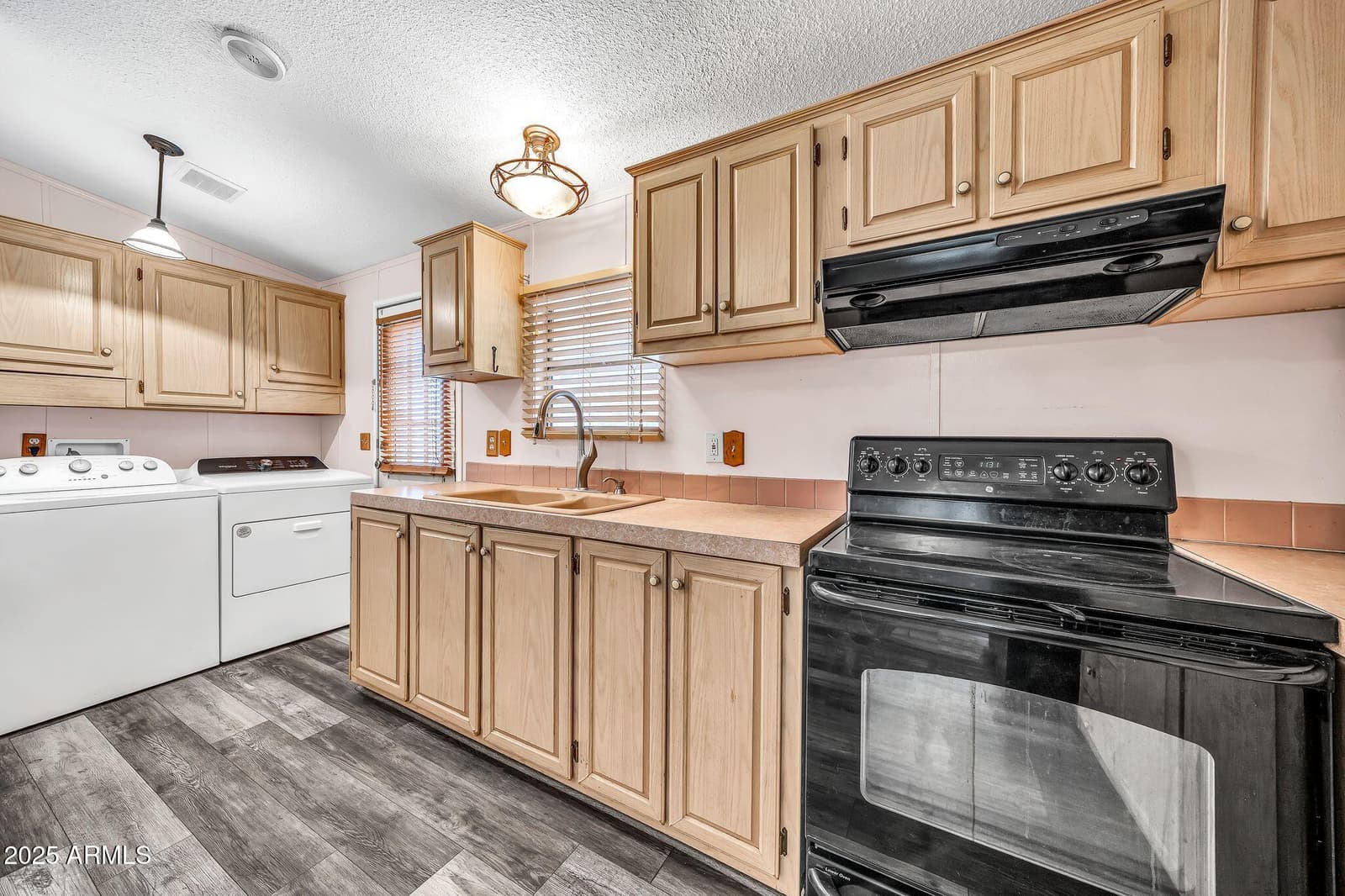 19401 N 7TH Street 142, Phoenix, AZ 85024 — photo 12 of 37