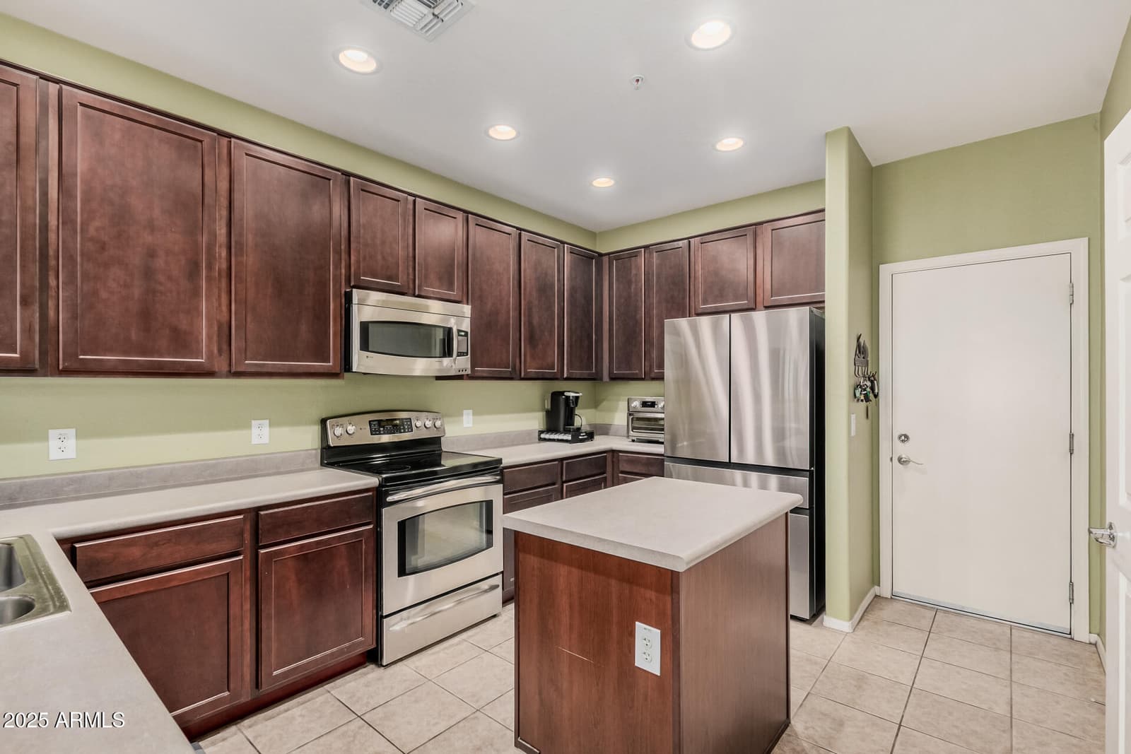 15240 N 142ND Avenue 1124, Surprise, AZ 85379 — photo 8 of 21