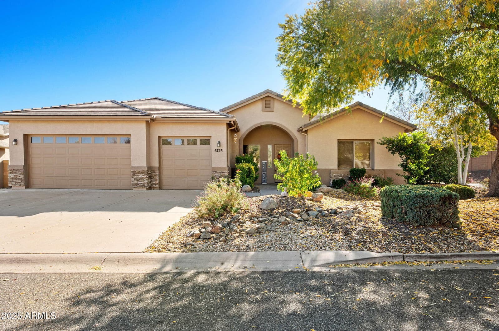 6725 E MAYFLOWER Lane, Prescott Valley, AZ 86314 — photo 2 of 31