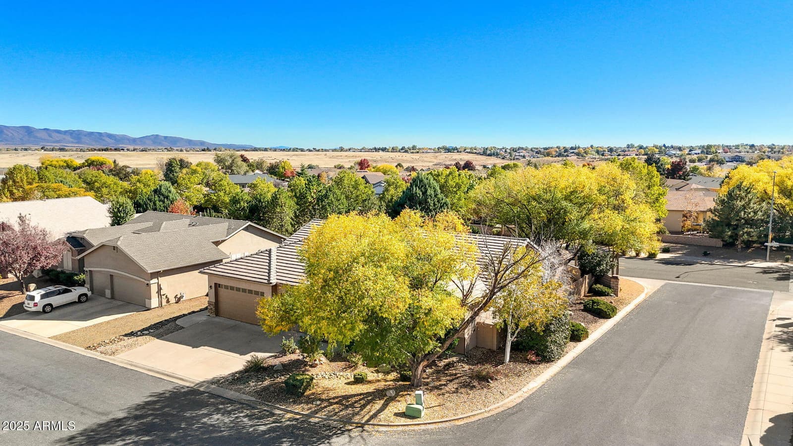 6725 E MAYFLOWER Lane, Prescott Valley, AZ 86314 — photo 3 of 31