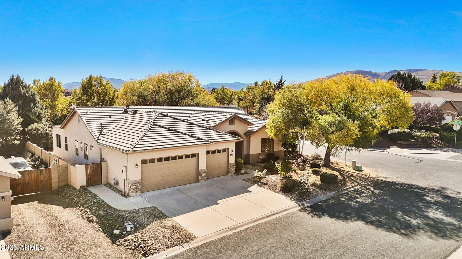 6725 E MAYFLOWER Lane, Prescott Valley, AZ 86314 — photo 4 of 31