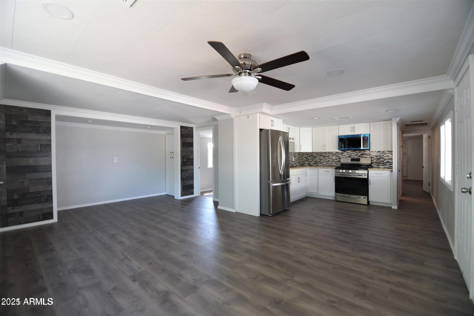 672 S 93RD Way, Mesa, AZ 85208 — photo 7 of 39