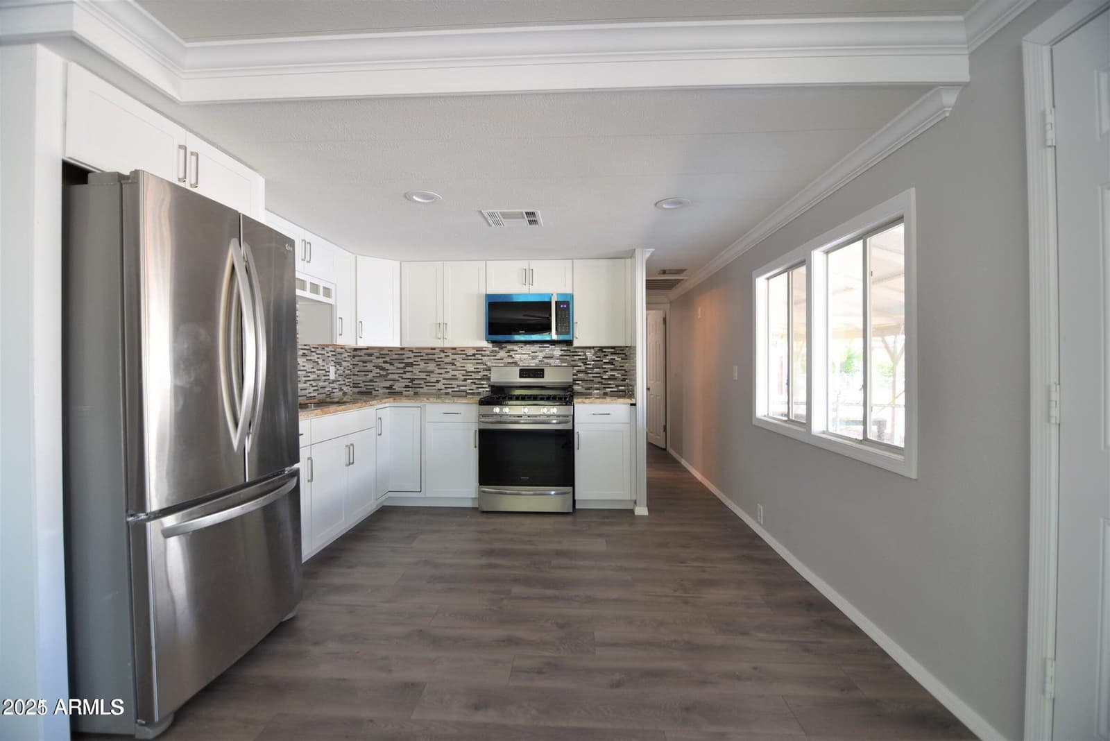 672 S 93RD Way, Mesa, AZ 85208 — photo 10 of 39