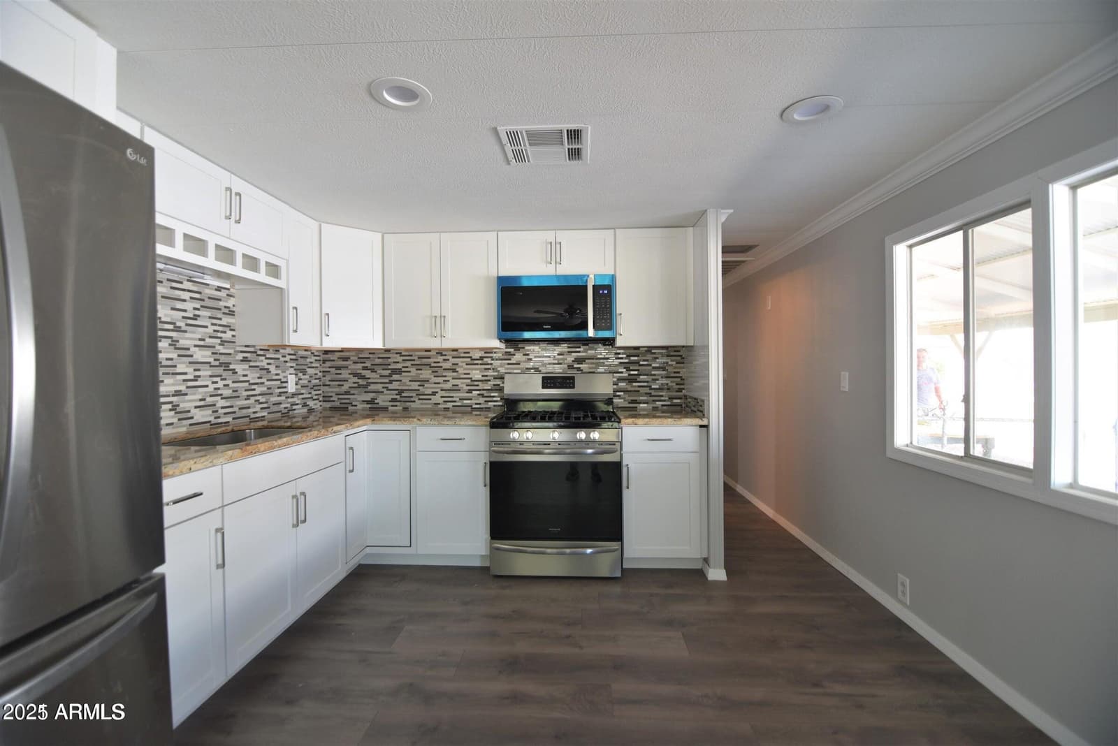672 S 93RD Way, Mesa, AZ 85208 — photo 11 of 39