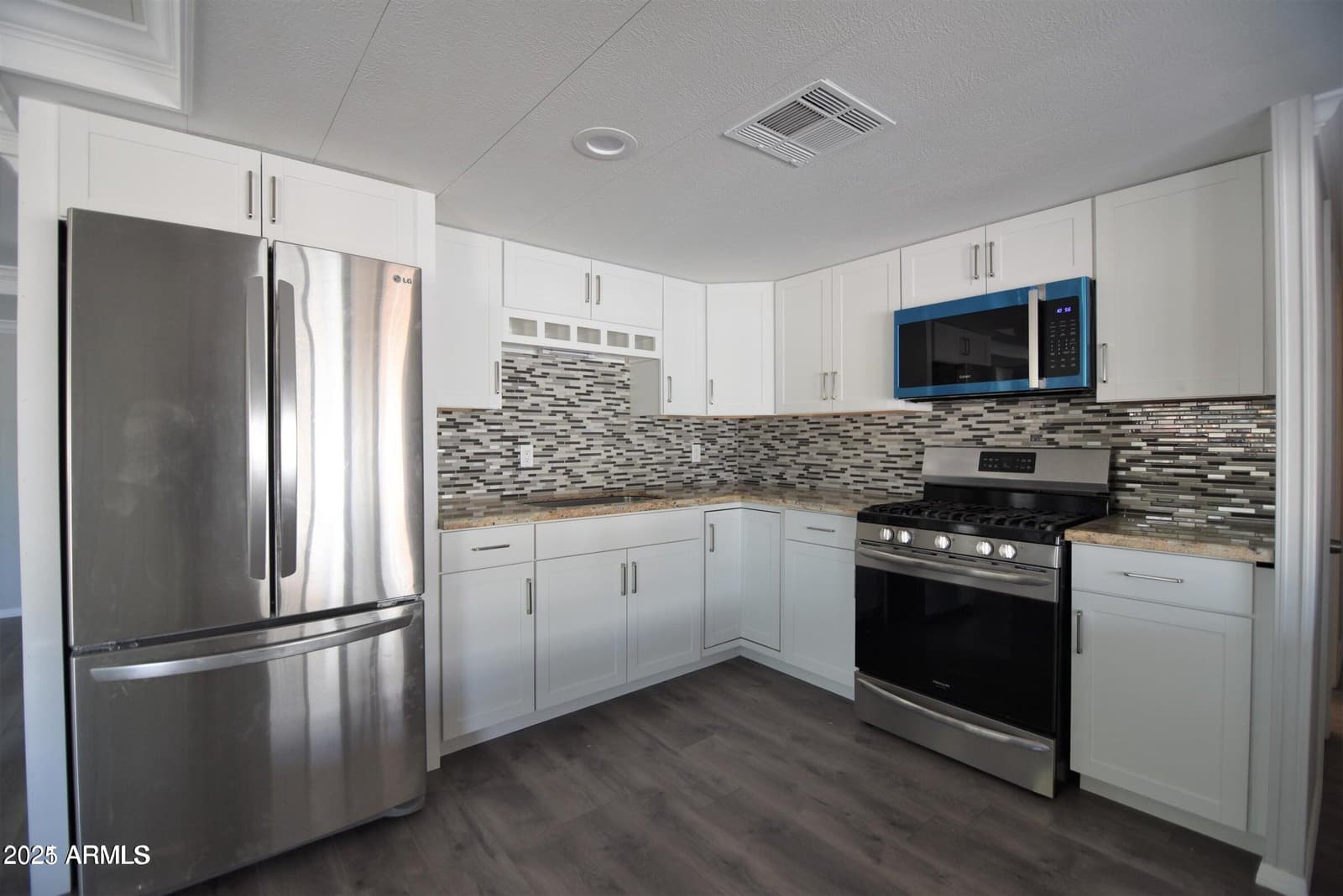 672 S 93RD Way, Mesa, AZ 85208 — photo 13 of 39
