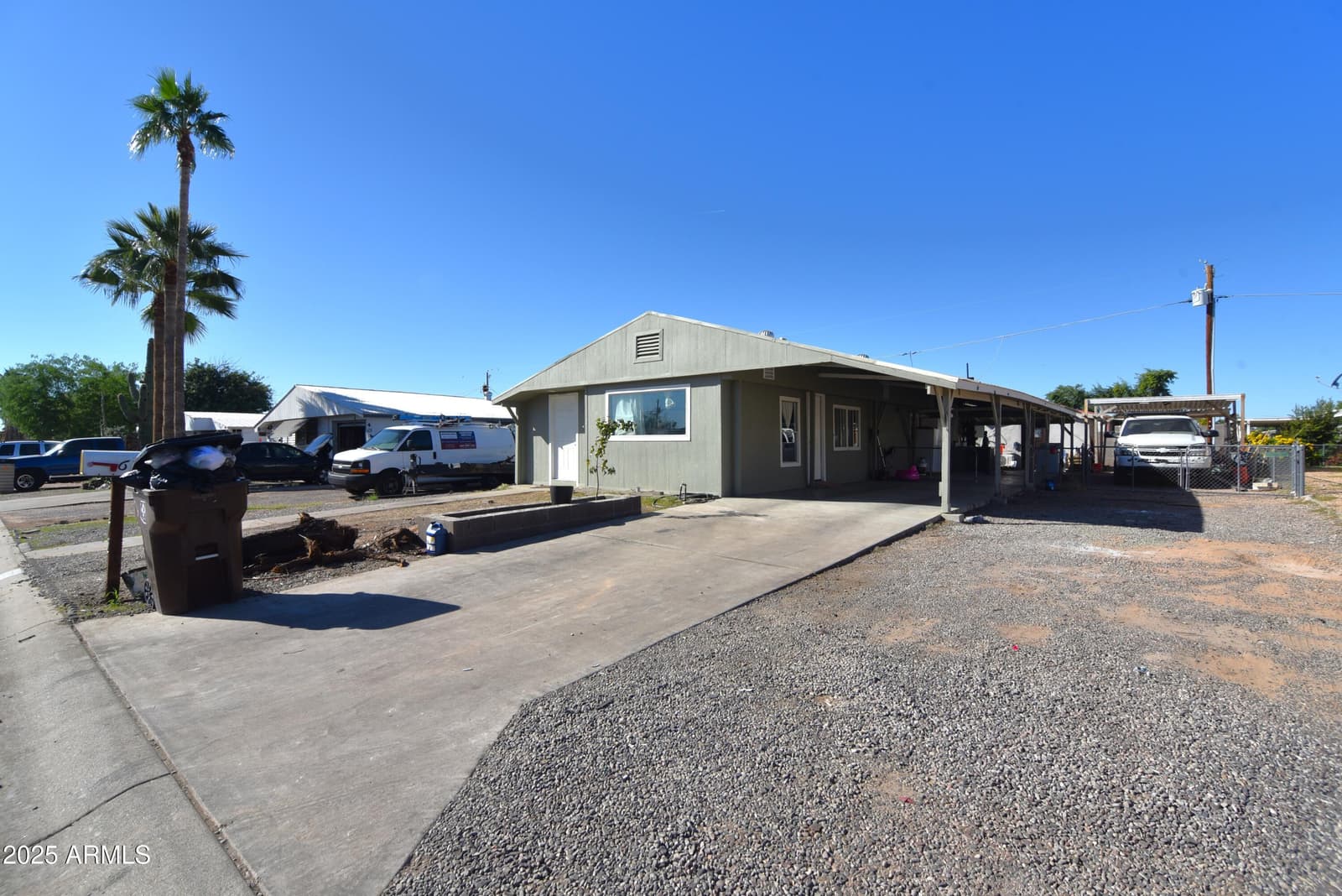 672 S 93RD Way, Mesa, AZ 85208 — photo 1 of 39