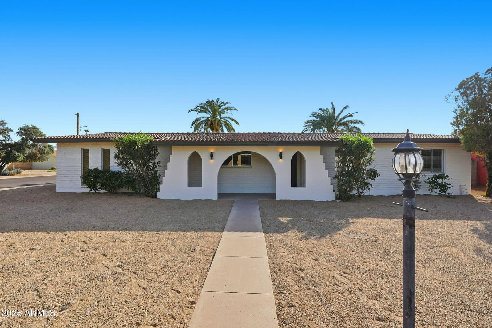 403 W GAIL Drive, Chandler, AZ 85225 — photo 4 of 41