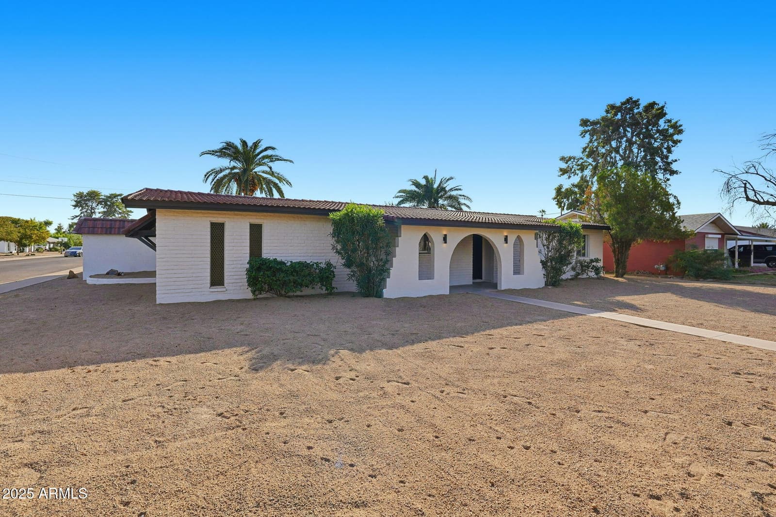 403 W GAIL Drive, Chandler, AZ 85225 — photo 6 of 41