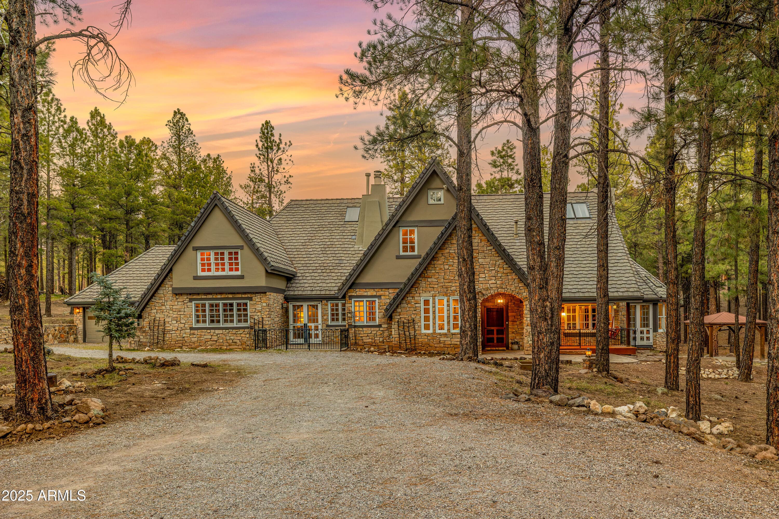 2750 W FOREST HILLS Drive, Flagstaff, AZ 86001 — photo 1 of 125
