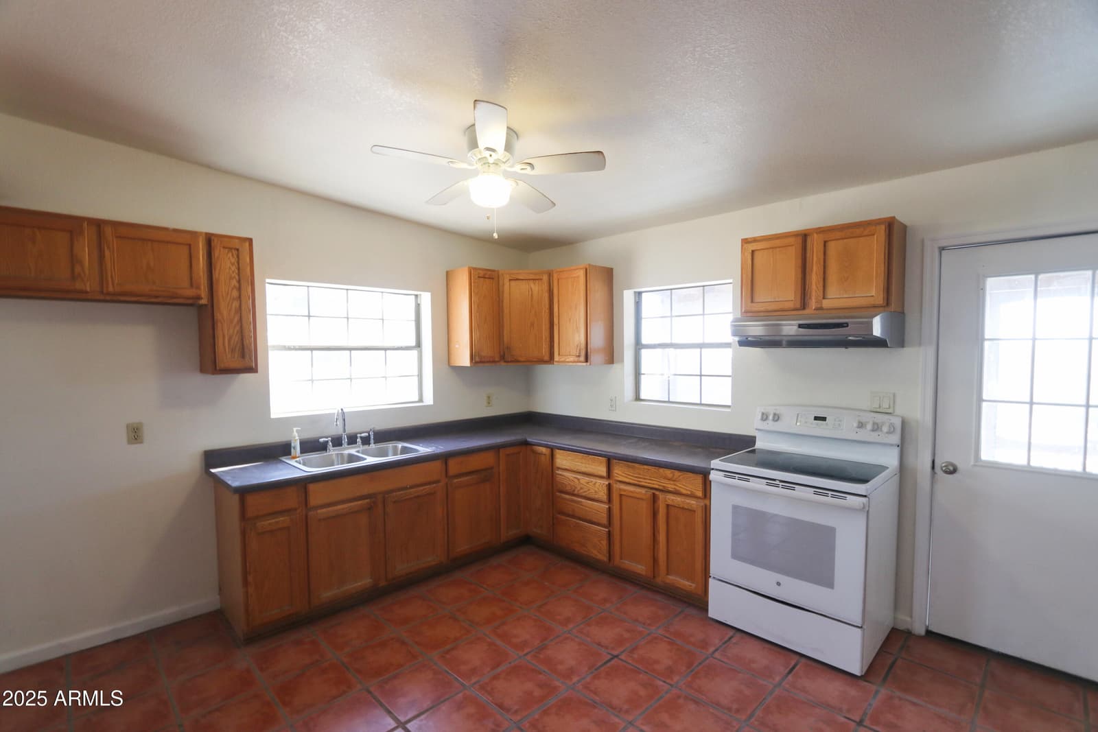 704 W CALLE CONNECTICUT, Cochise, AZ 85606 — photo 18 of 37
