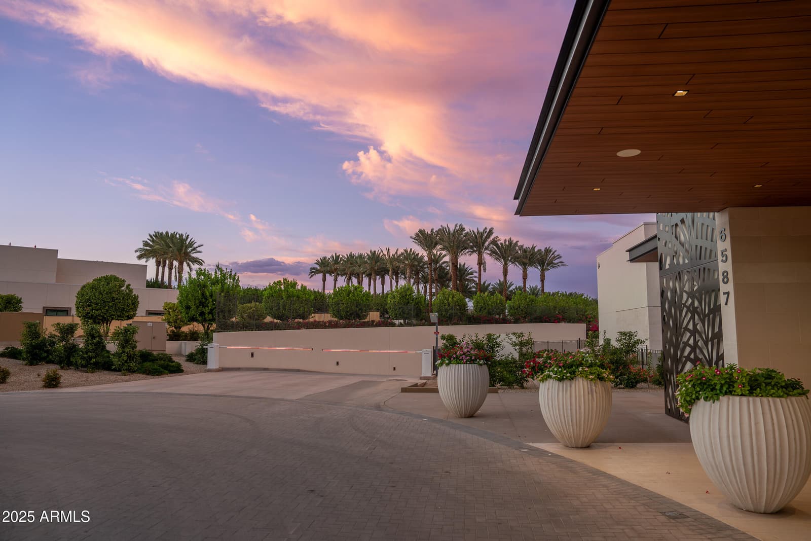 6587 N PALMERAIE Boulevard 3010, Paradise Valley, AZ 85253 — photo 25 of 27
