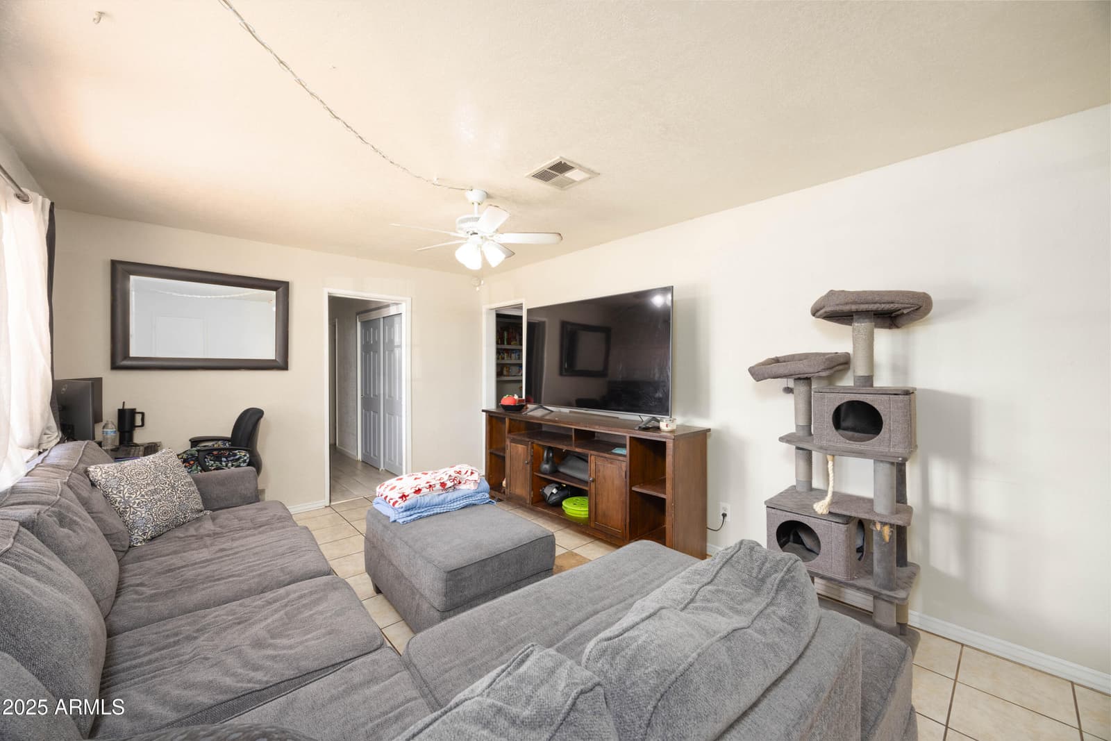 2736 W EL CAMINITO Drive, Phoenix, AZ 85051 — photo 7 of 36