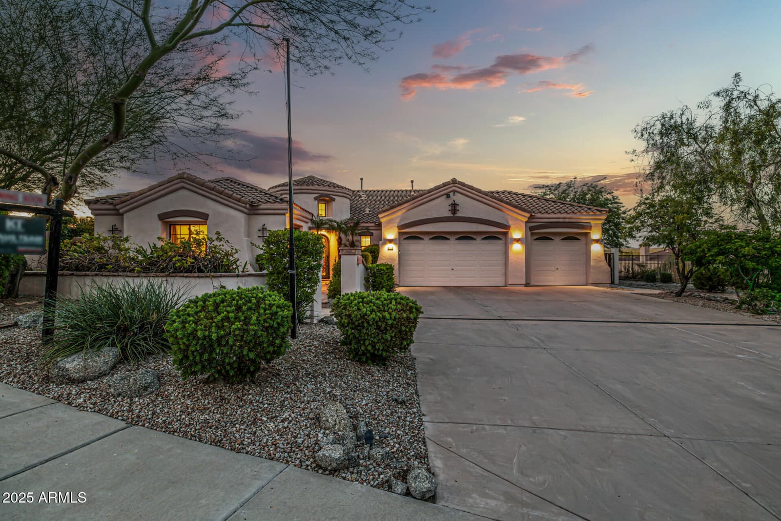 9762 E INGLEWOOD Circle, Mesa, AZ 85207 — photo 2 of 90