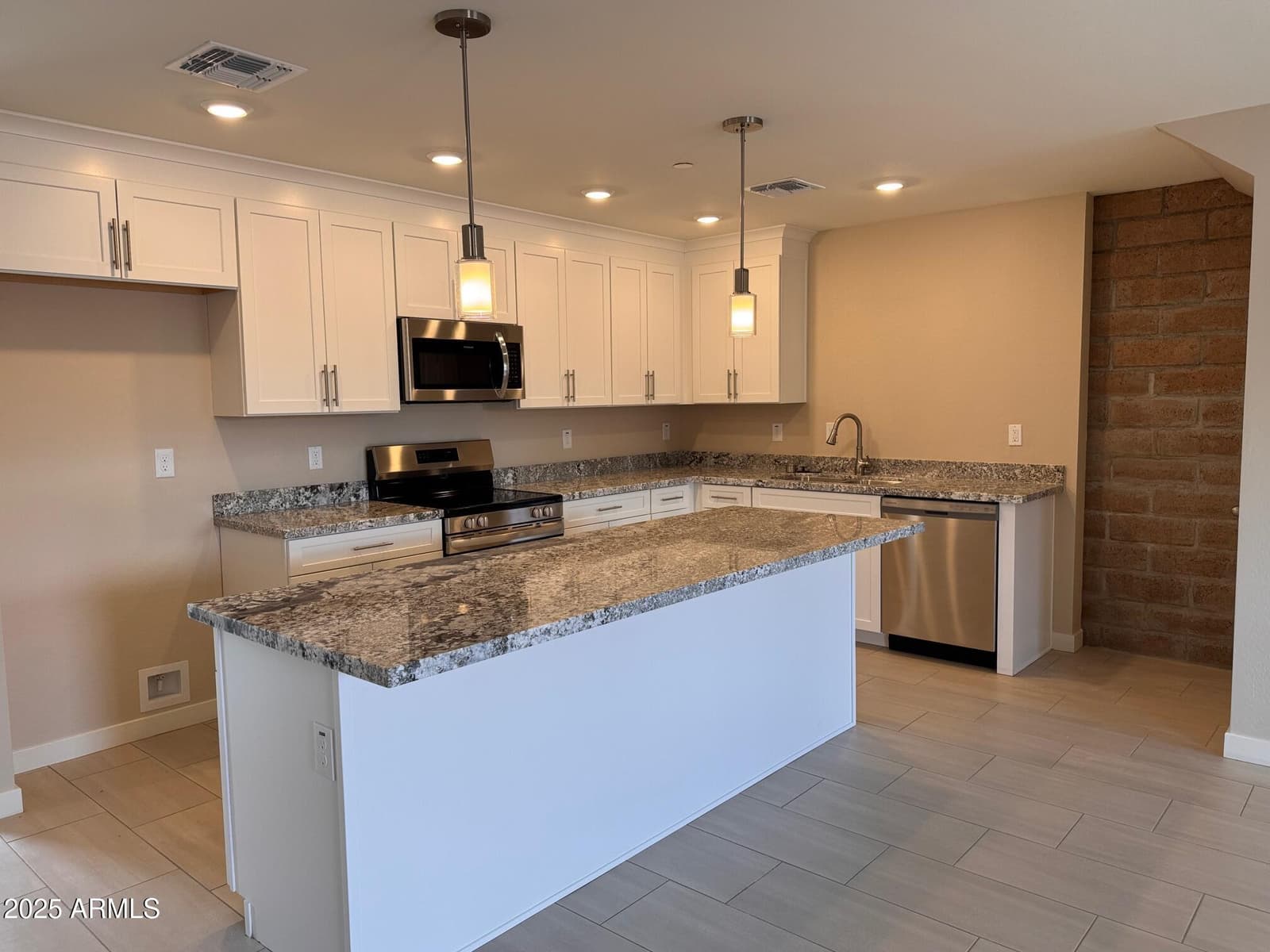 523 S PASADENA 115, Mesa, AZ 85210 — photo 3 of 14