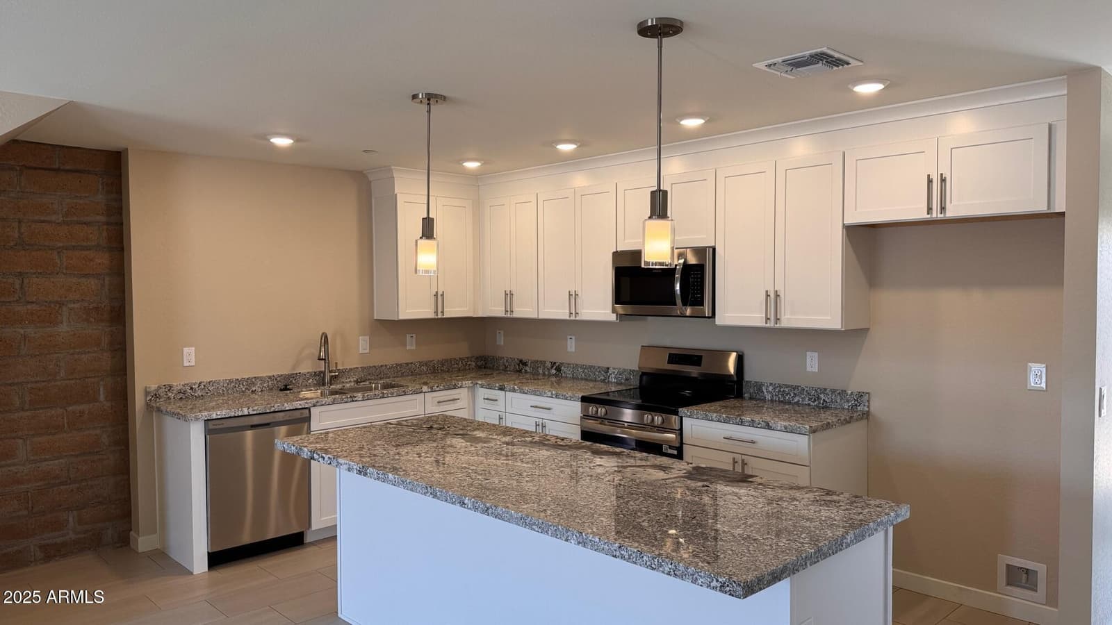 523 S PASADENA 114, Mesa, AZ 85210 — photo 3 of 14