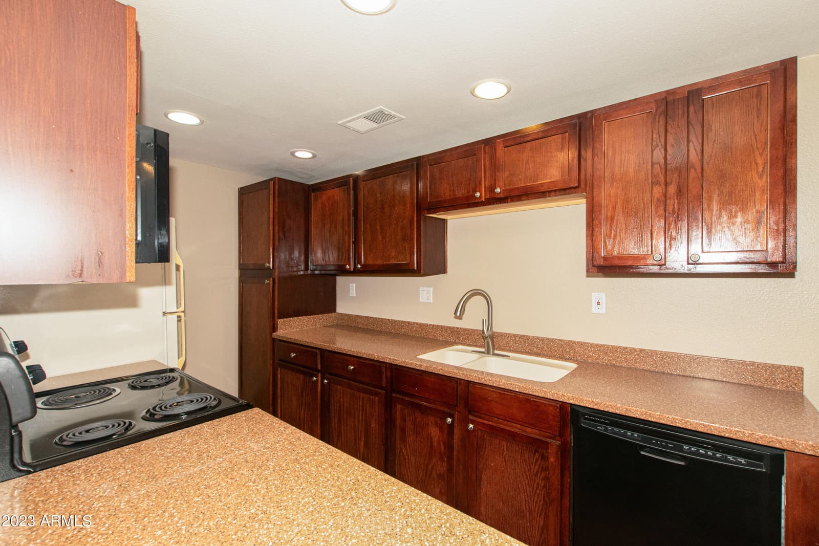 424 W BROWN Road 105, Mesa, AZ 85201 — photo 9 of 29