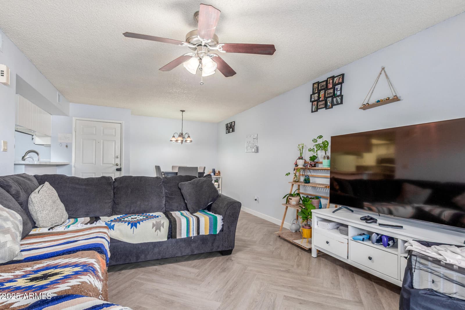 540 N MAY Street 2132, Mesa, AZ 85201 — photo 3 of 32