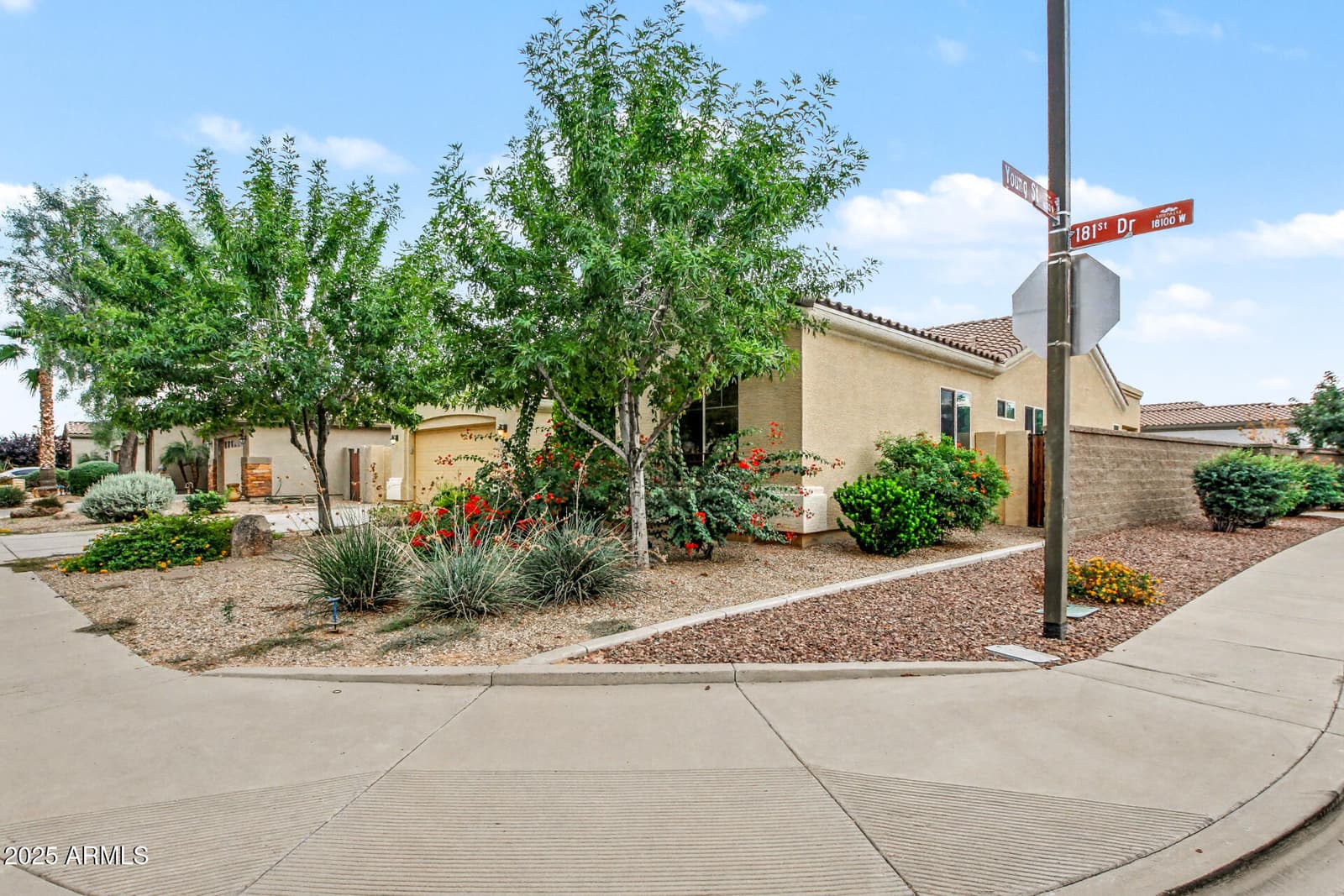 16528 N 181ST Drive, Surprise, AZ 85388 — photo 2 of 33