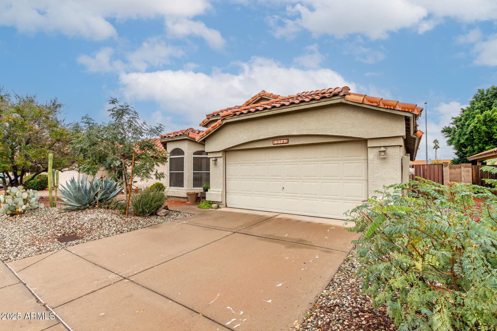 19145 N 75TH Drive, Glendale, AZ 85308 — photo 1 of 25