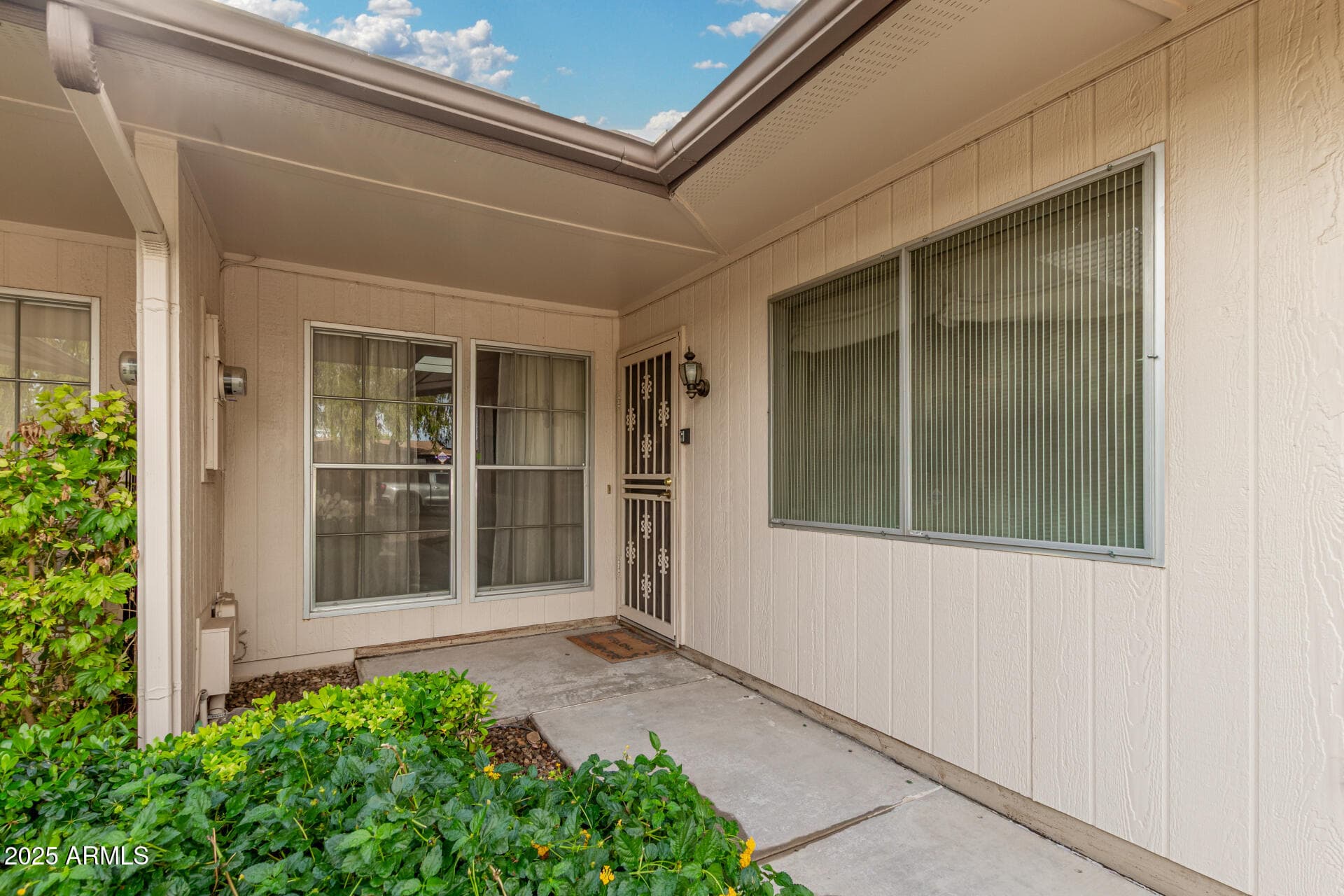 10311 W OCOTILLO Drive, Sun City, AZ 85373 — photo 4 of 35