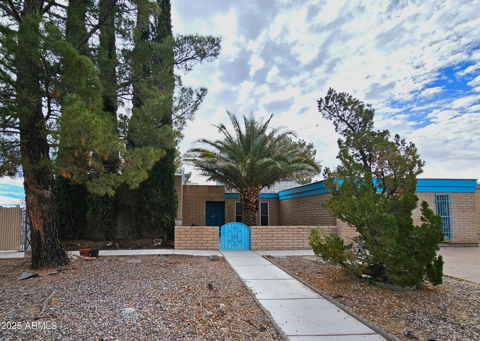 332 PRAIRIE Street, Sierra Vista, AZ 85635 — photo 1 of 21