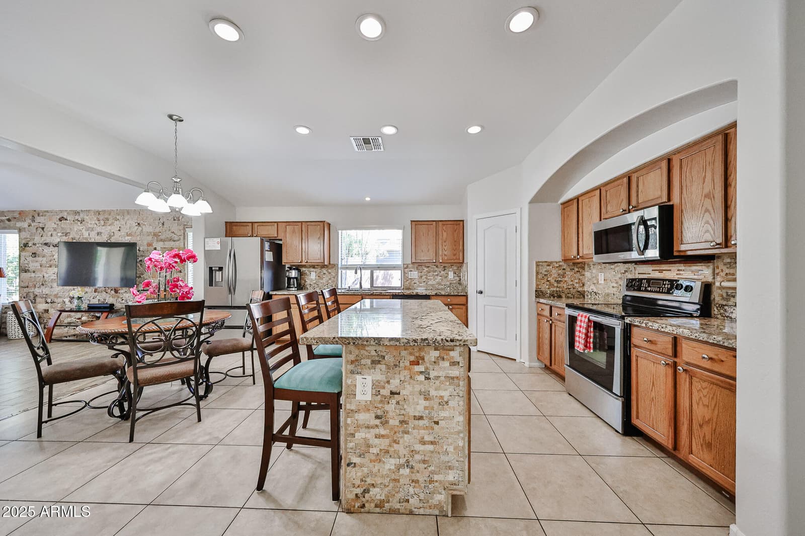 17648 W VOLTAIRE Street, Surprise, AZ 85388 — photo 11 of 50