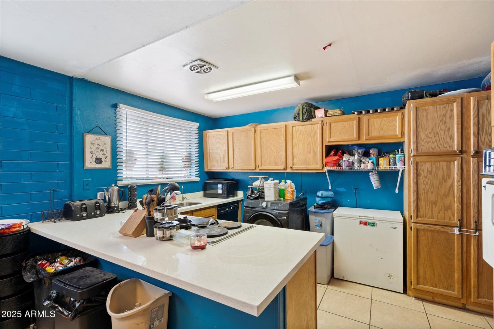 5423 W EARLL Drive, Phoenix, AZ 85031 — photo 5 of 18
