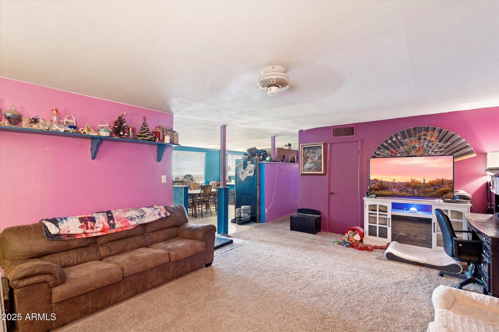 5423 W EARLL Drive, Phoenix, AZ 85031 — photo 10 of 18