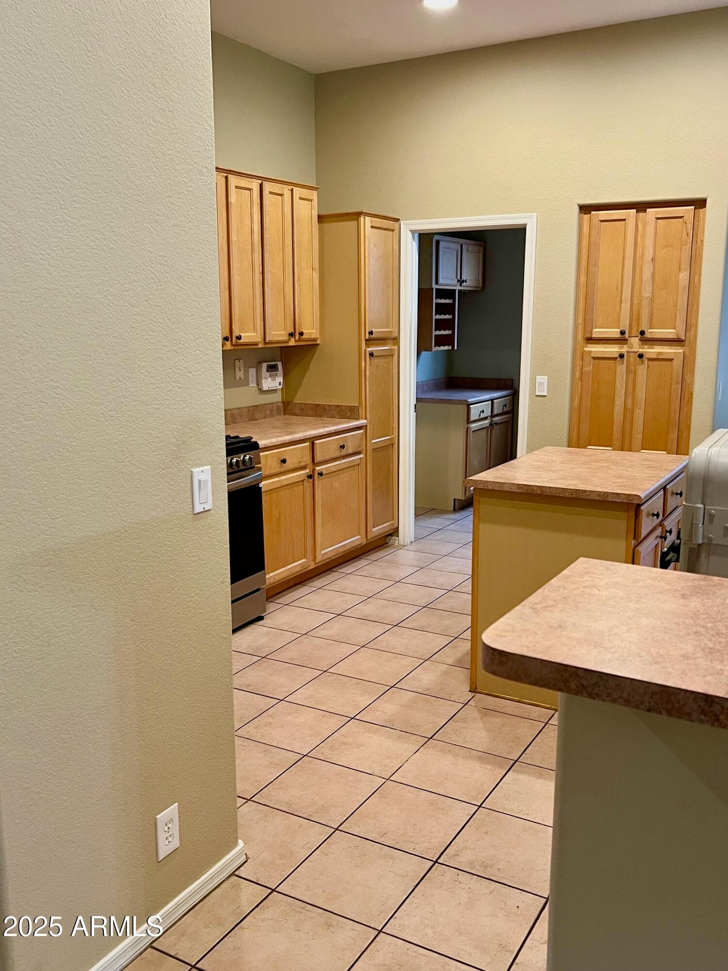 8461 W MCRAE Way, Peoria, AZ 85382 — photo 3 of 21