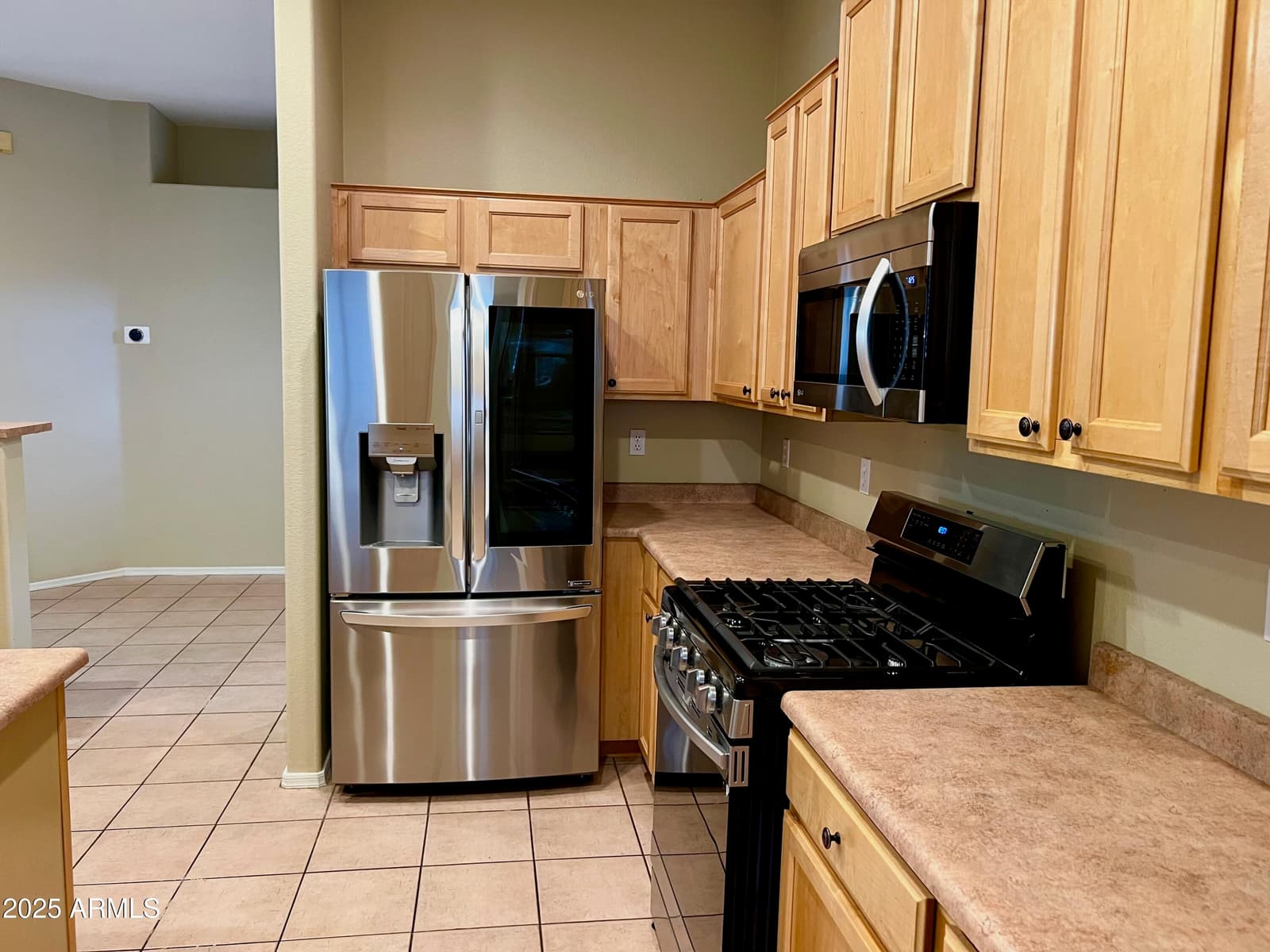 8461 W MCRAE Way, Peoria, AZ 85382 — photo 5 of 21