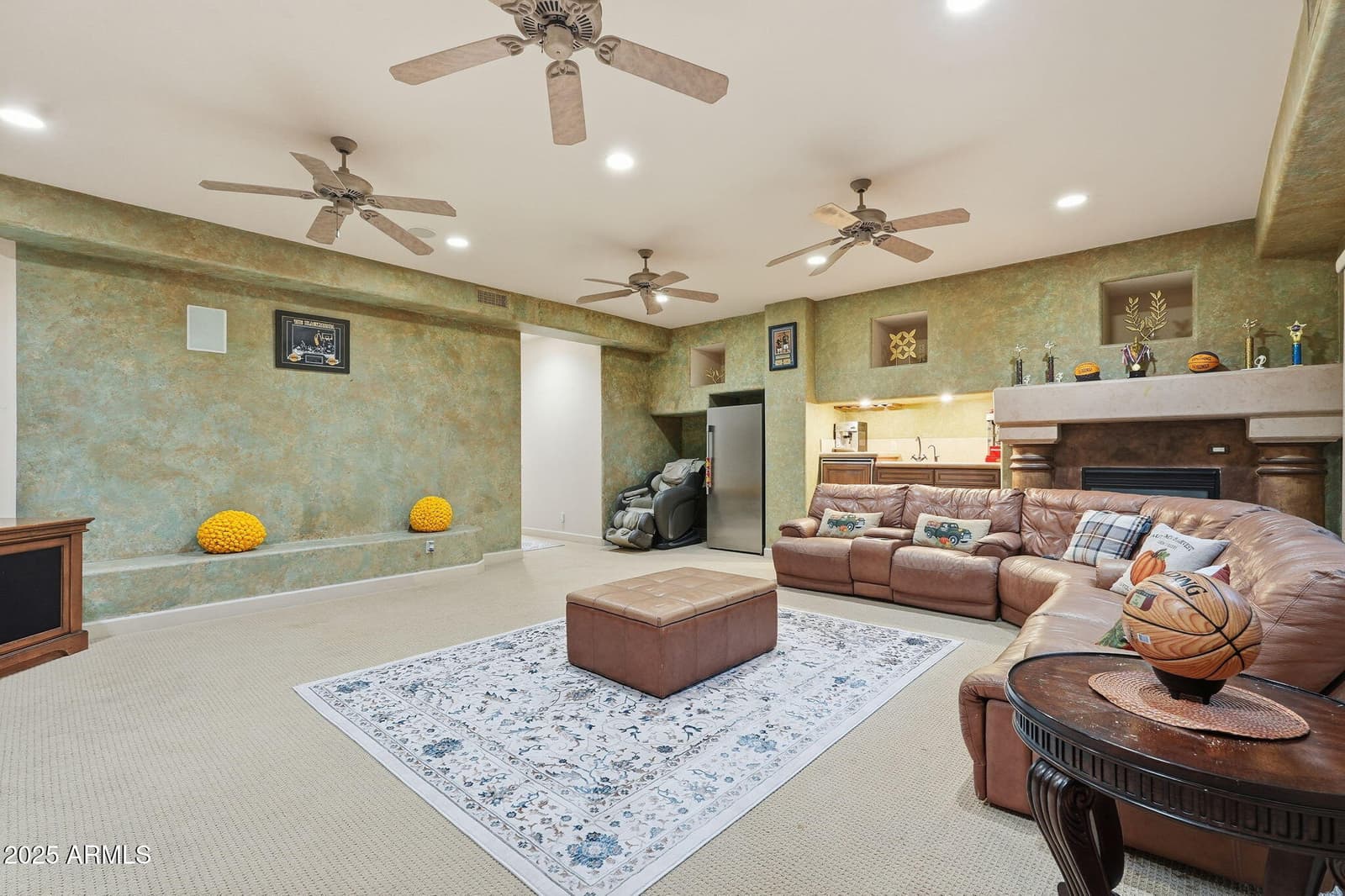 6 E OAKWOOD HILLS Drive, Chandler, AZ 85248 — photo 87 of 122