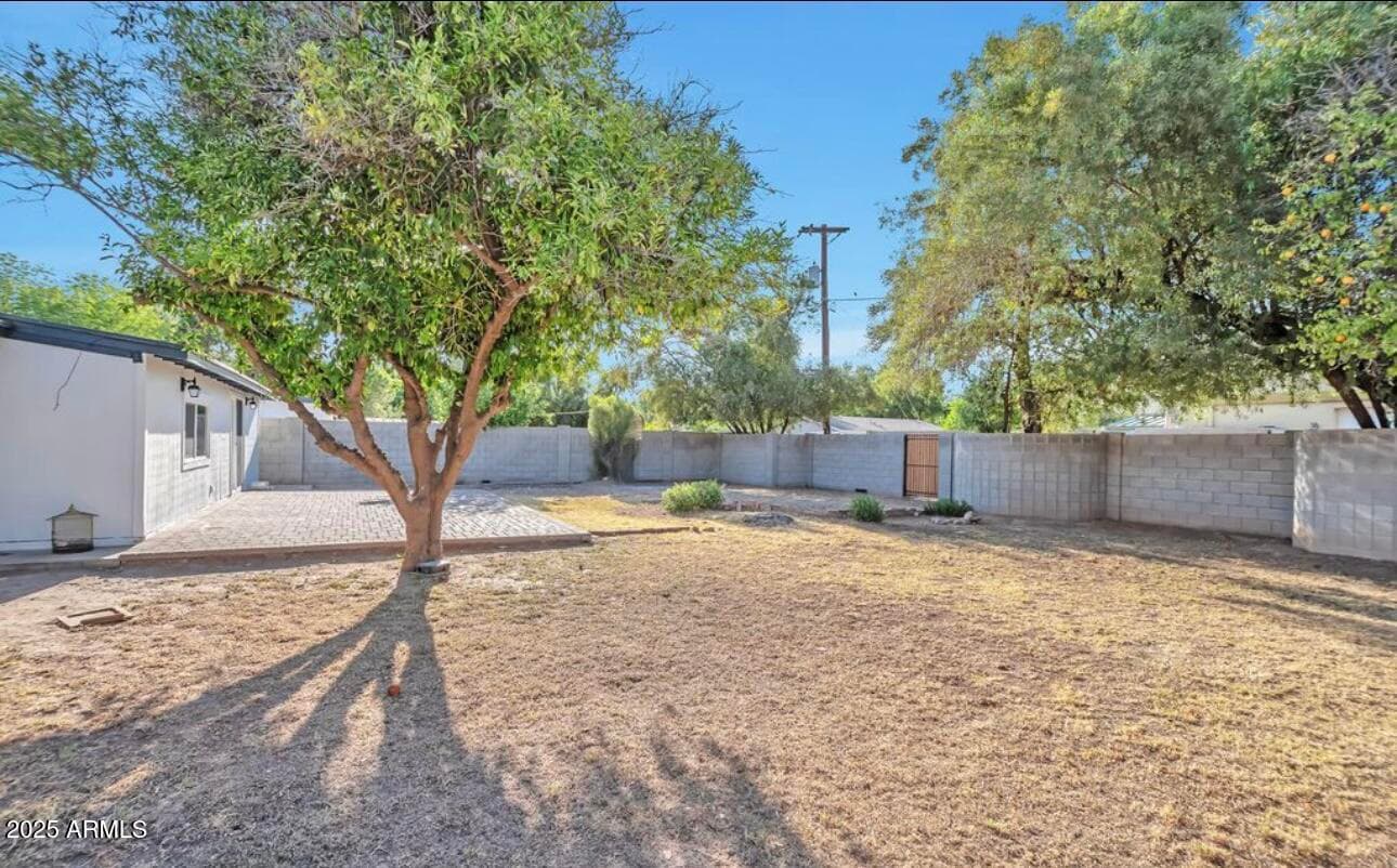 346 E BROADWAY Lane, Tempe, AZ 85282 — photo 14 of 16