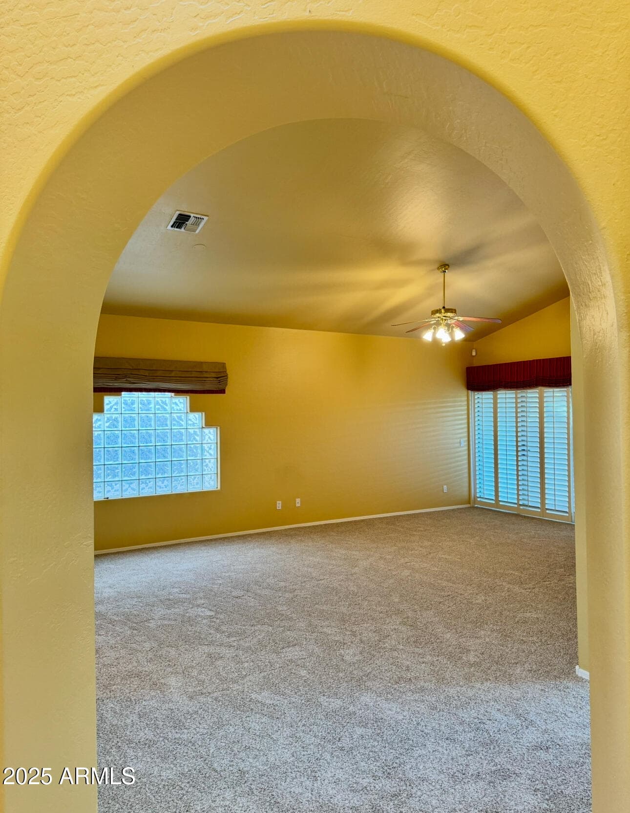 7240 N DREAMY DRAW Drive 114, Phoenix, AZ 85020 — photo 7 of 41