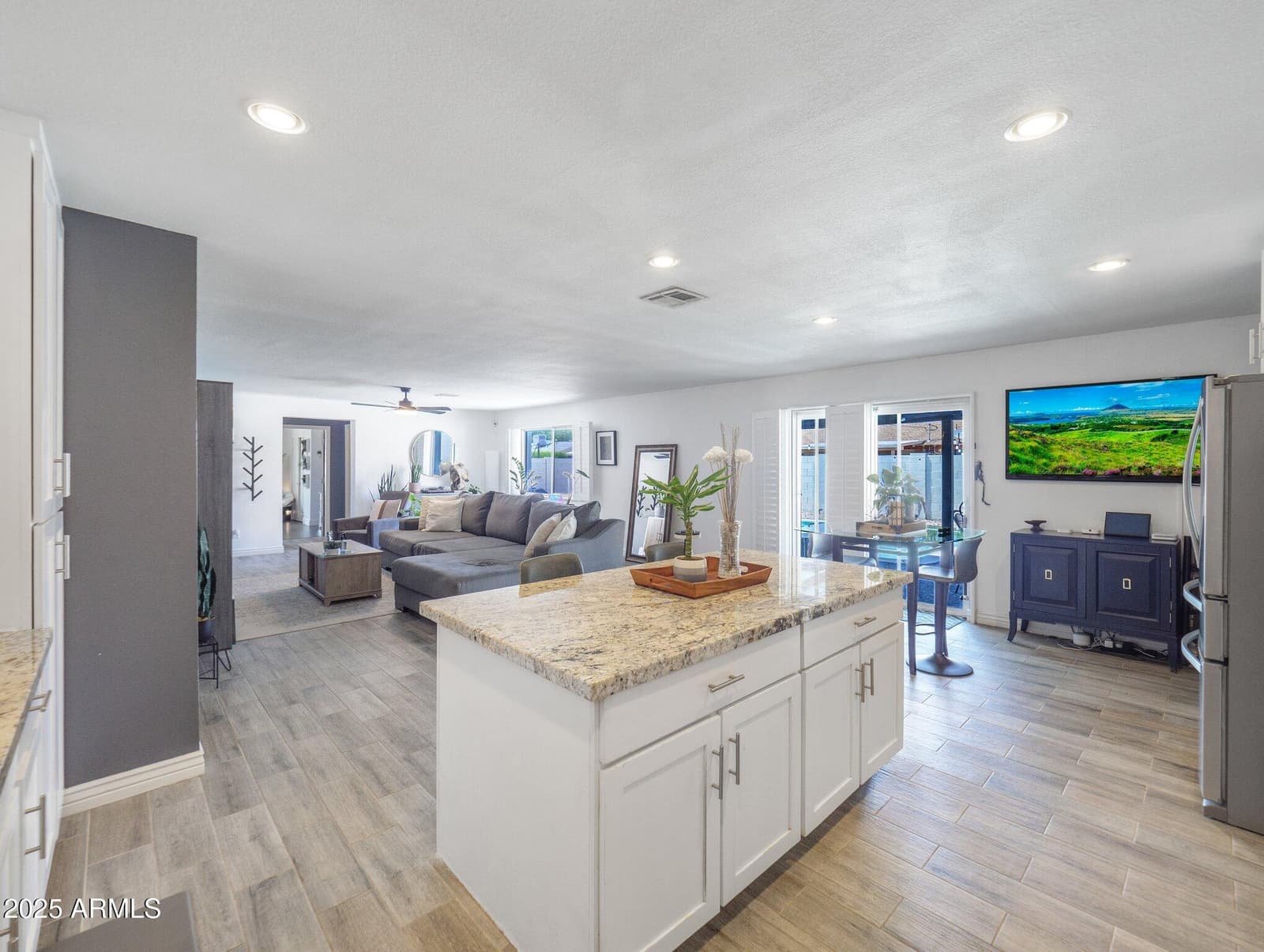 8728 E MONTE VISTA Road, Scottsdale, AZ 85257 — photo 9 of 28