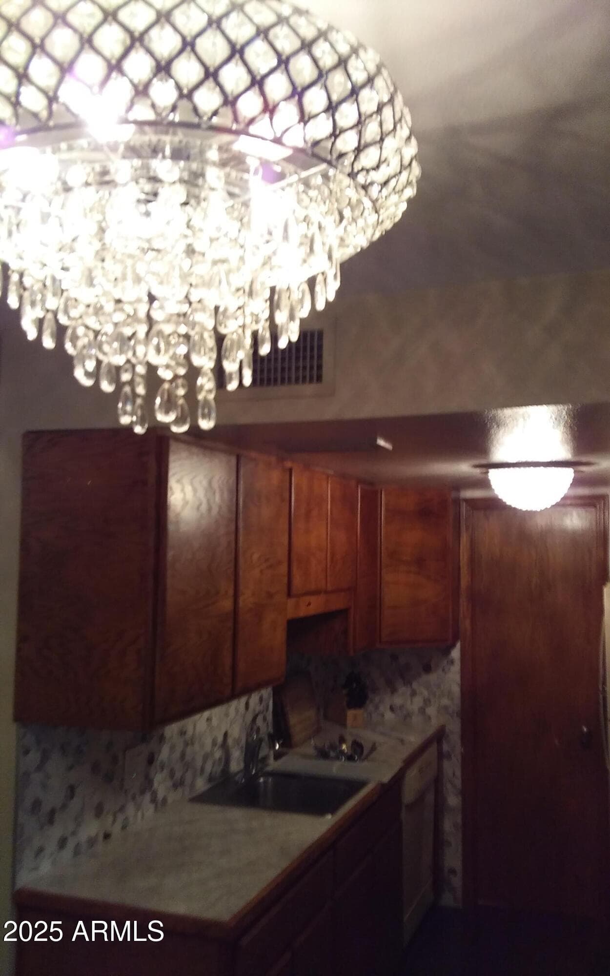 8819 N 12TH Place, Phoenix, AZ 85020 — photo 8 of 20