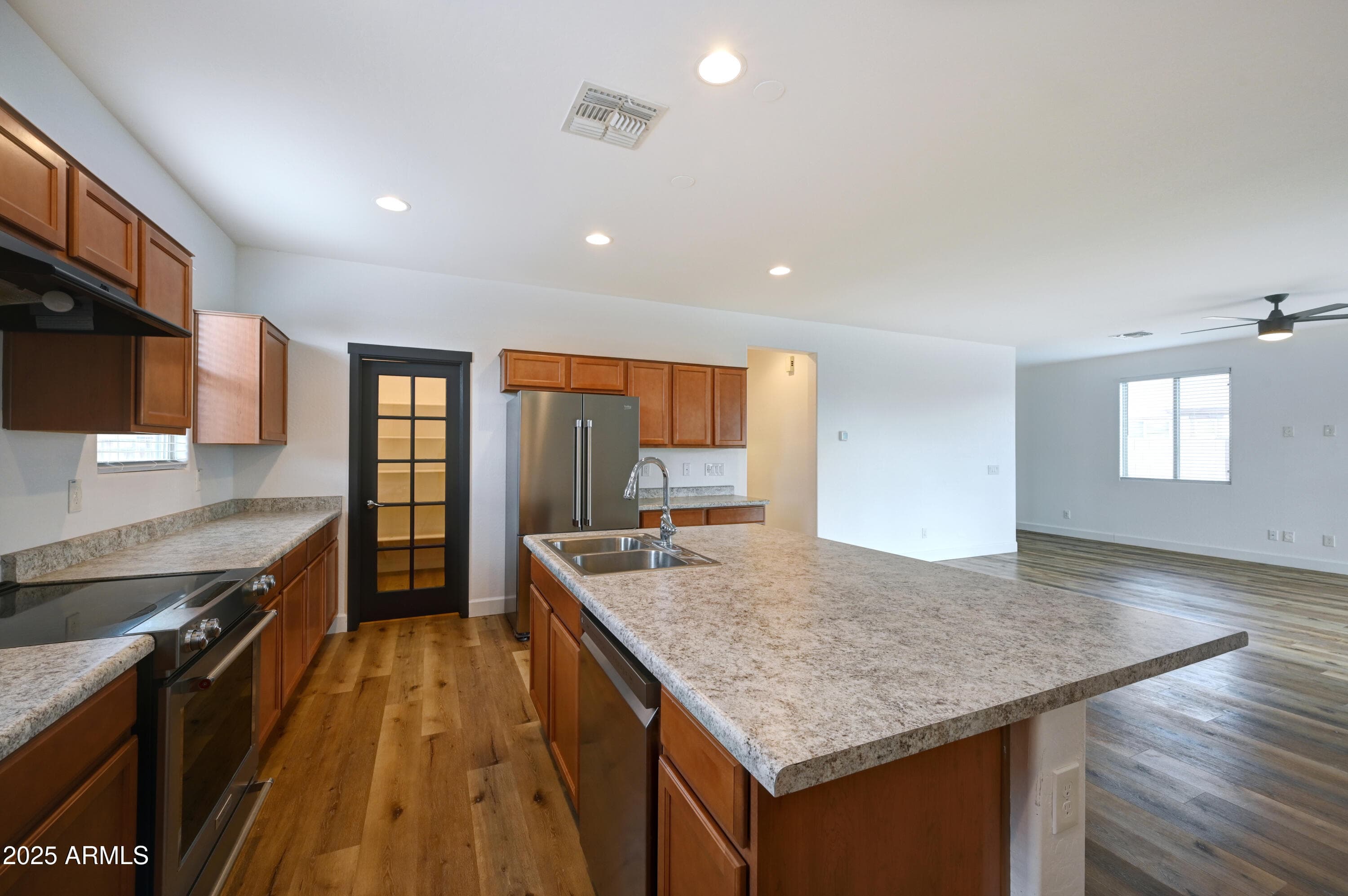 10037 W CASHMAN Drive, Peoria, AZ 85383 — photo 14 of 73