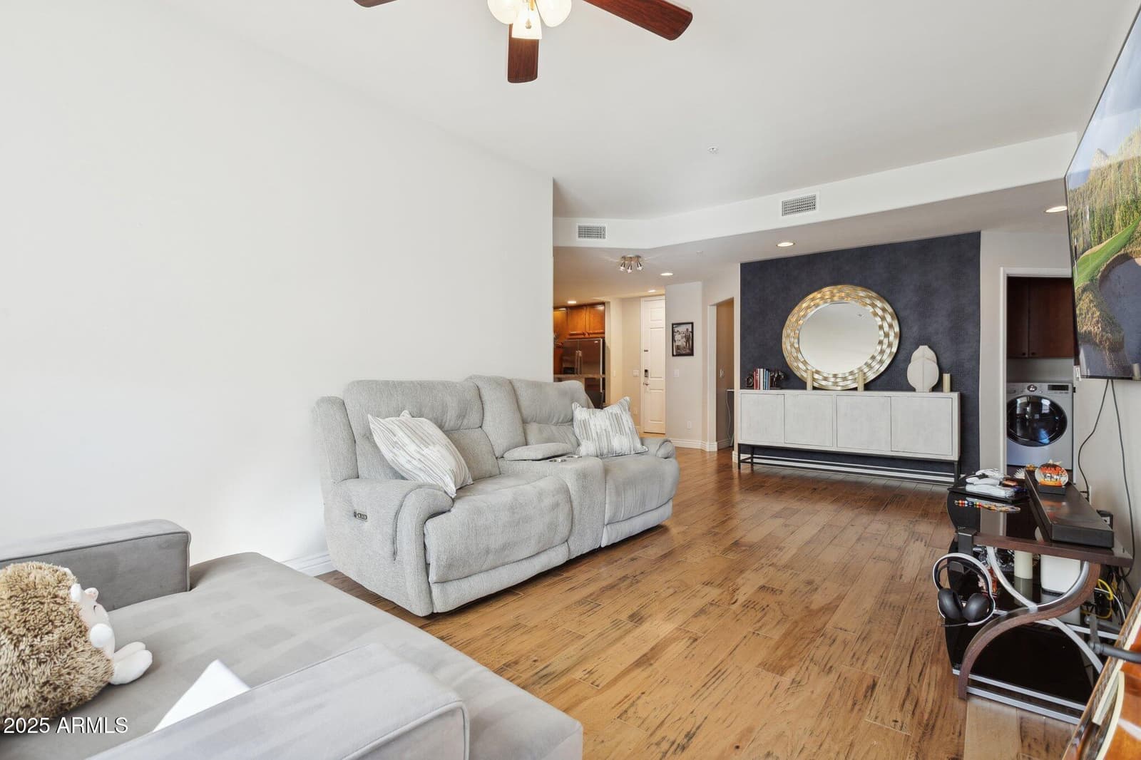 5350 E DEER VALLEY Drive 4267, Phoenix, AZ 85054 — photo 7 of 47