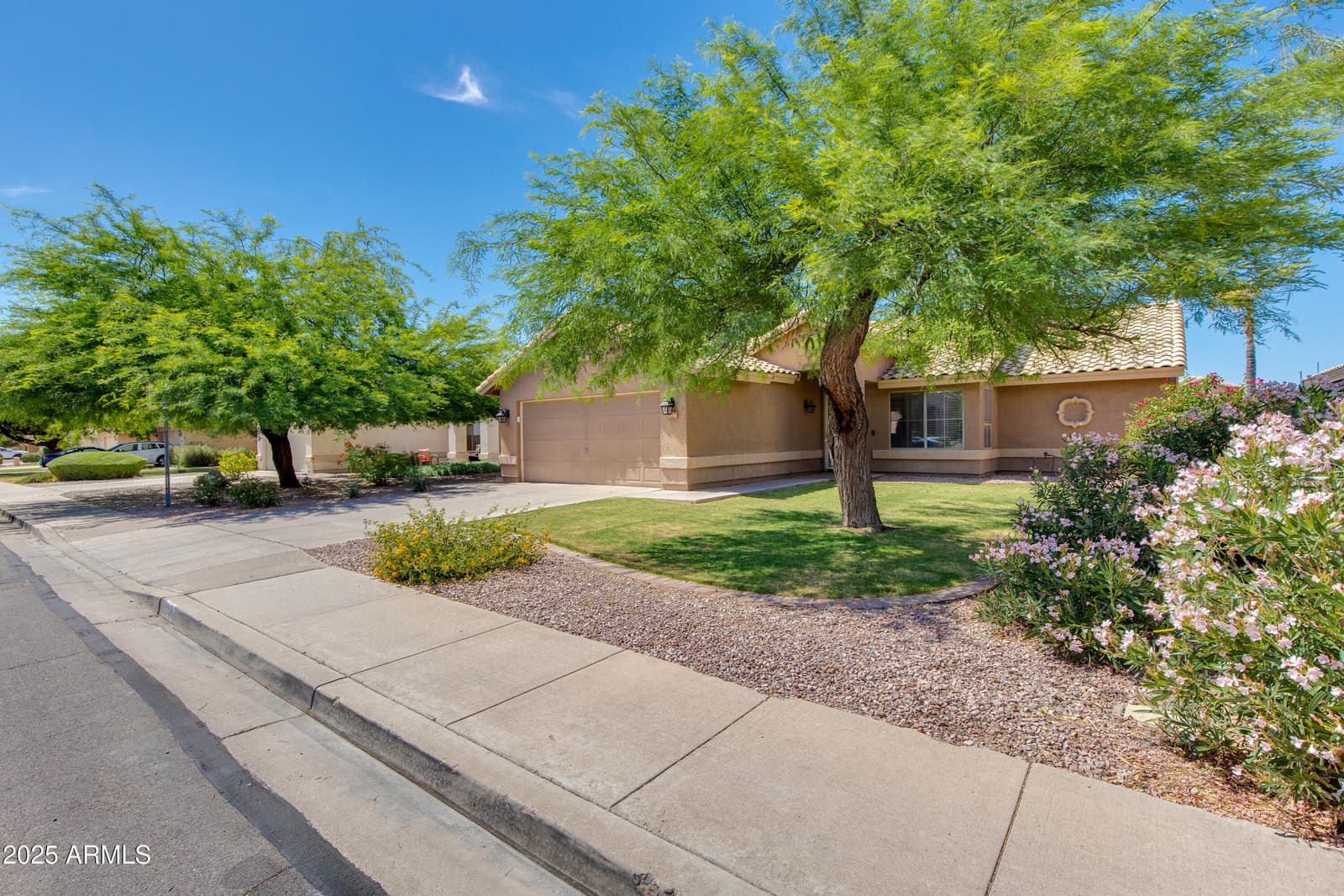 7346 E NARANJA Avenue, Mesa, AZ 85209 — photo 2 of 30