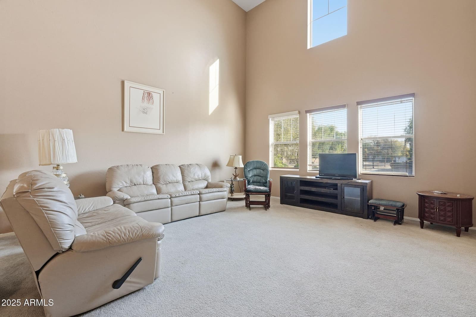 6826 S 41ST Drive, Phoenix, AZ 85041 — photo 8 of 40