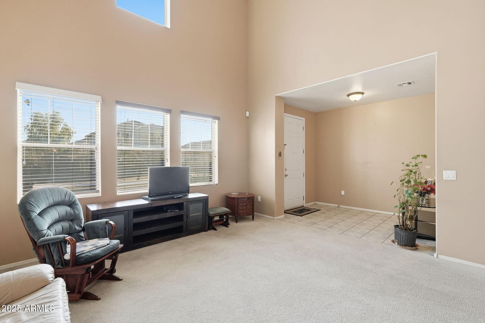 6826 S 41ST Drive, Phoenix, AZ 85041 — photo 10 of 40